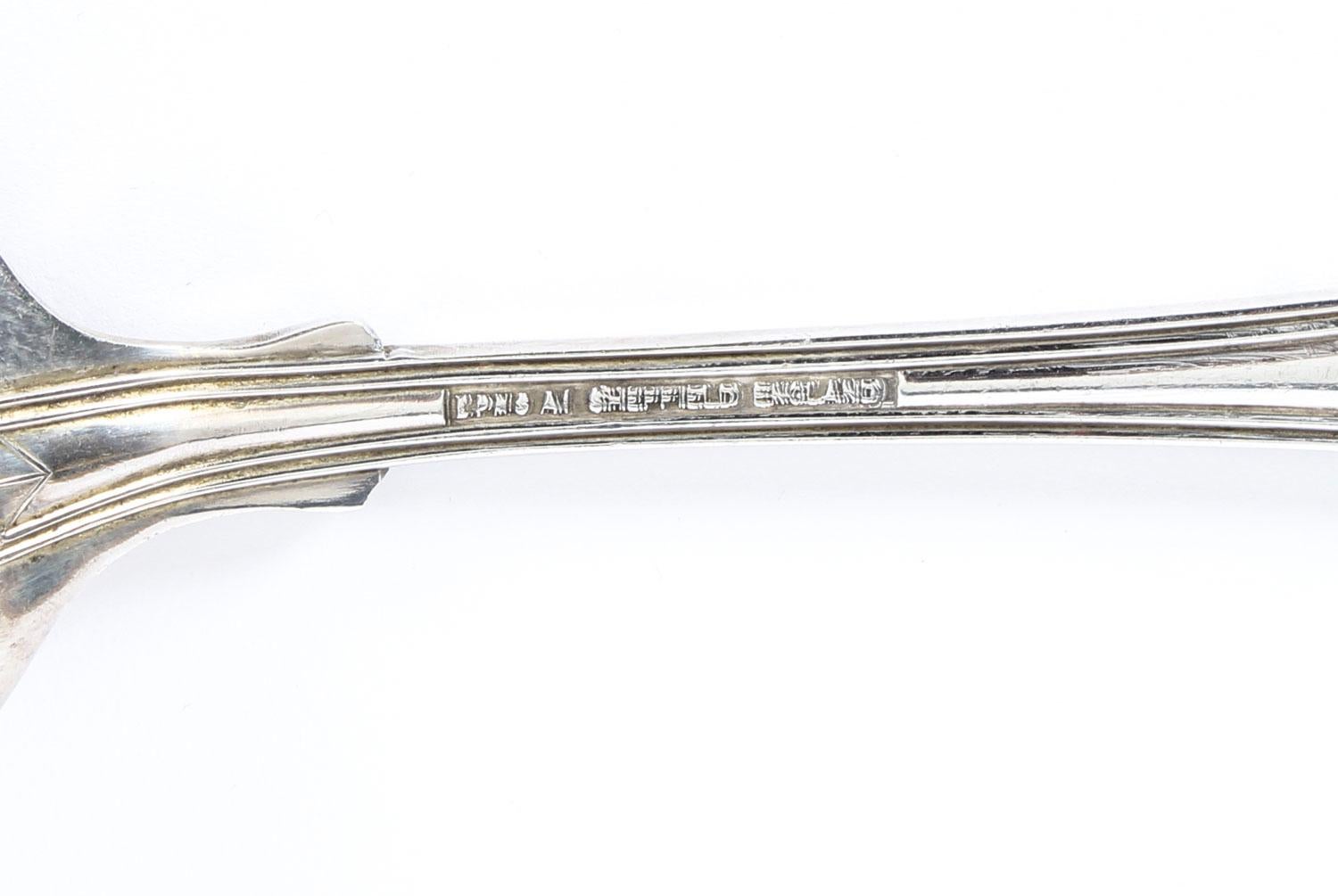 English Vintage 122-Piece Canteen 'Queens Pattern' Silver Plated Cutlery, 20th Century