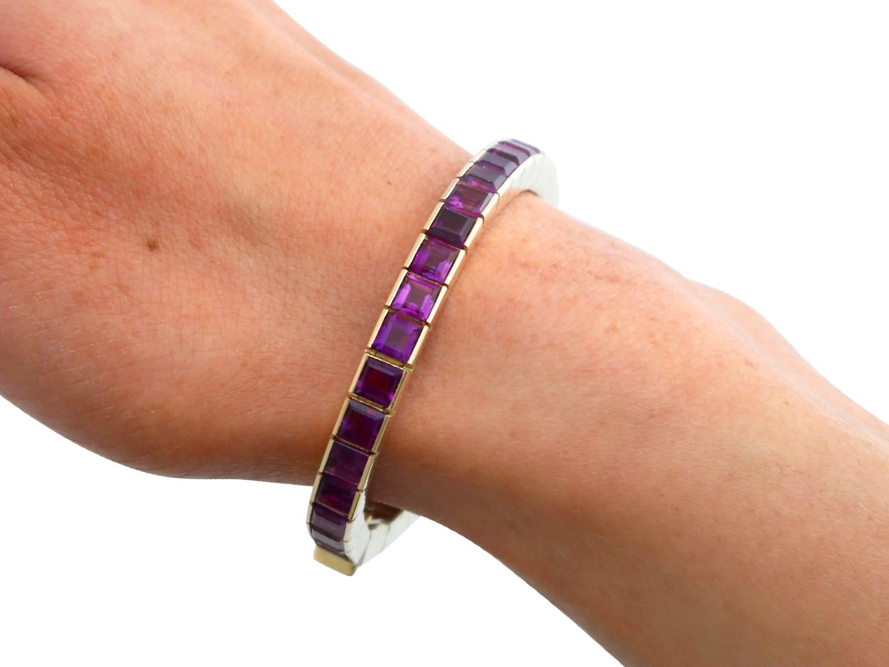 Vintage 12.21 Carat Amethyst and 18k Yellow Gold Line Bracelet Circa 1990 en vente 6