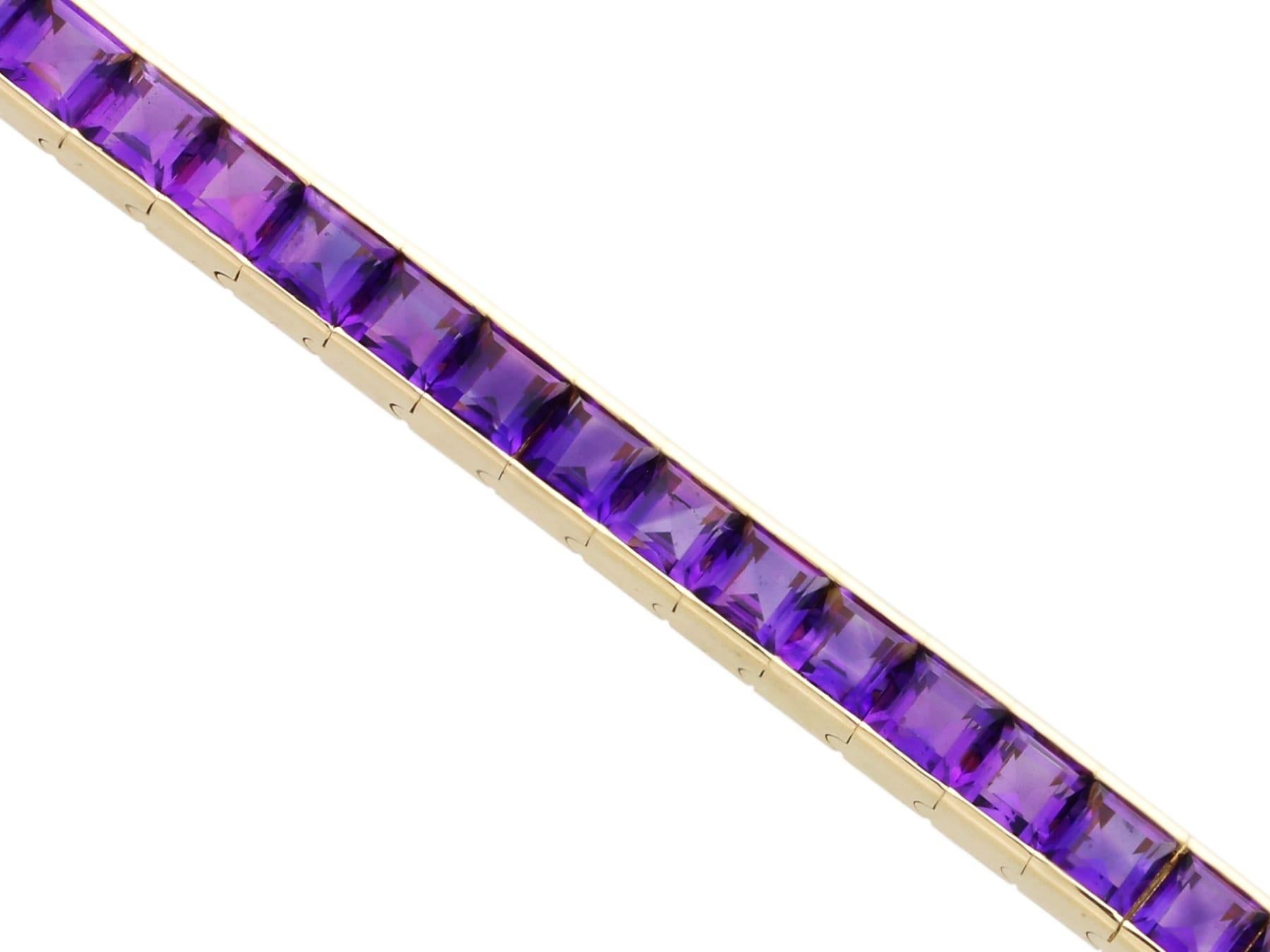 Vintage 12.21 Carat Amethyst and 18k Yellow Gold Line Bracelet Circa 1990 Excellent état - En vente à Jesmond, Newcastle Upon Tyne