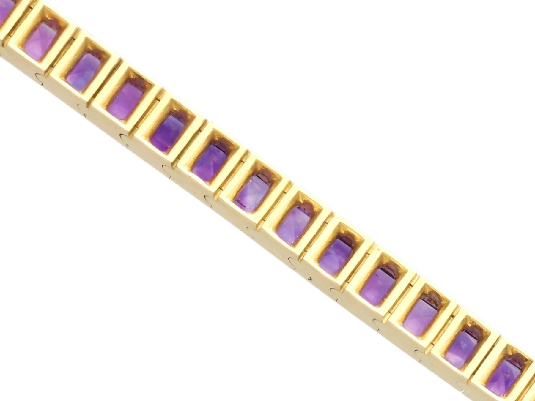 Vintage 12.21 Carat Amethyst and 18k Yellow Gold Line Bracelet Circa 1990 en vente 1