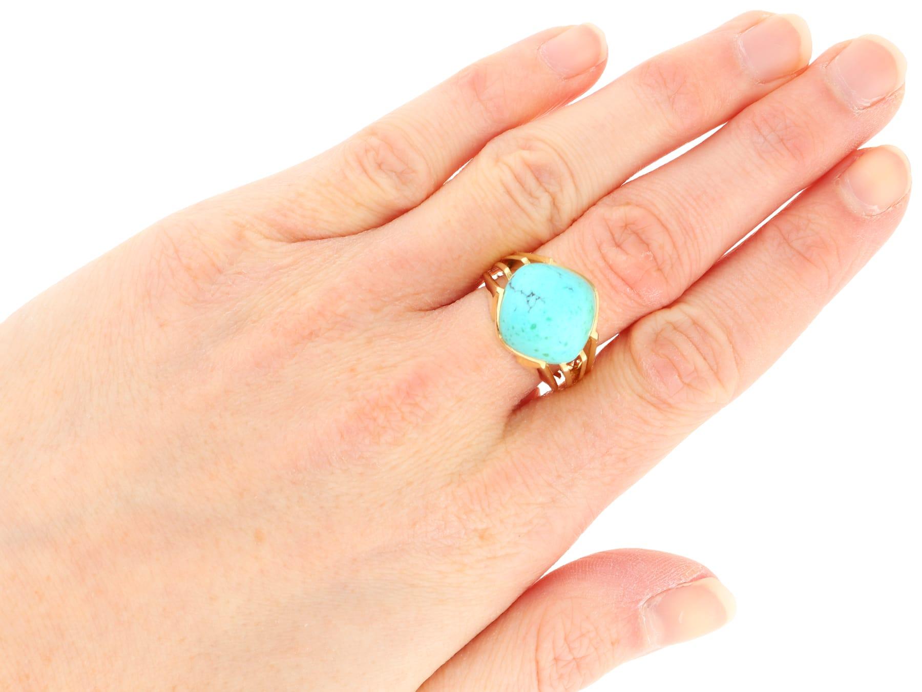 Vintage 12.22 Carat Turquoise and 18k Yellow Gold Ring Circa 1950 For Sale 5