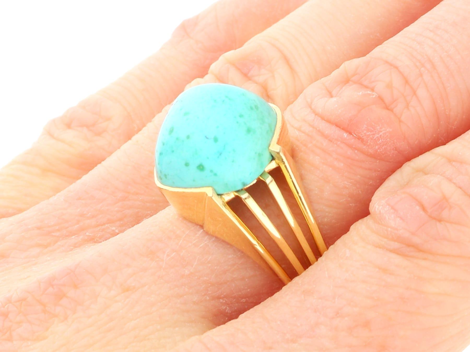 Vintage 12.22 Carat Turquoise and 18k Yellow Gold Ring Circa 1950 For Sale 6