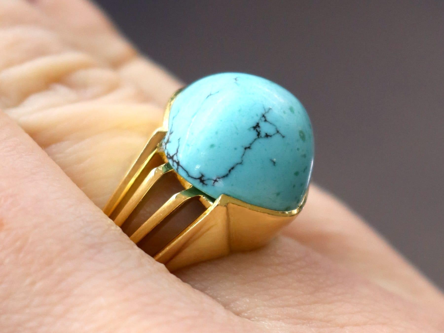Cabochon Vintage 12.22 Carat Turquoise and 18k Yellow Gold Ring Circa 1950 For Sale