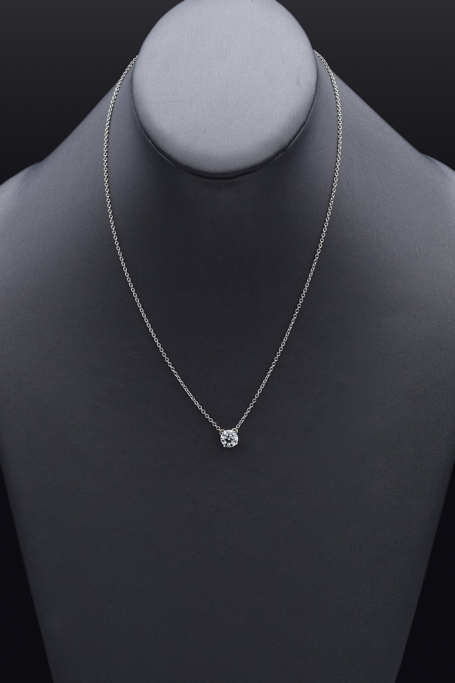 Weight: 3.4 Grams
Stone: Approx 1.23 Ct (6.9x6.9x4.1 mm) Diamond
Pendant: 6.9 mm
Chain Length: 17.5 Inches
Hallmark: 14K

ITEM #: BR-1078-101823-19