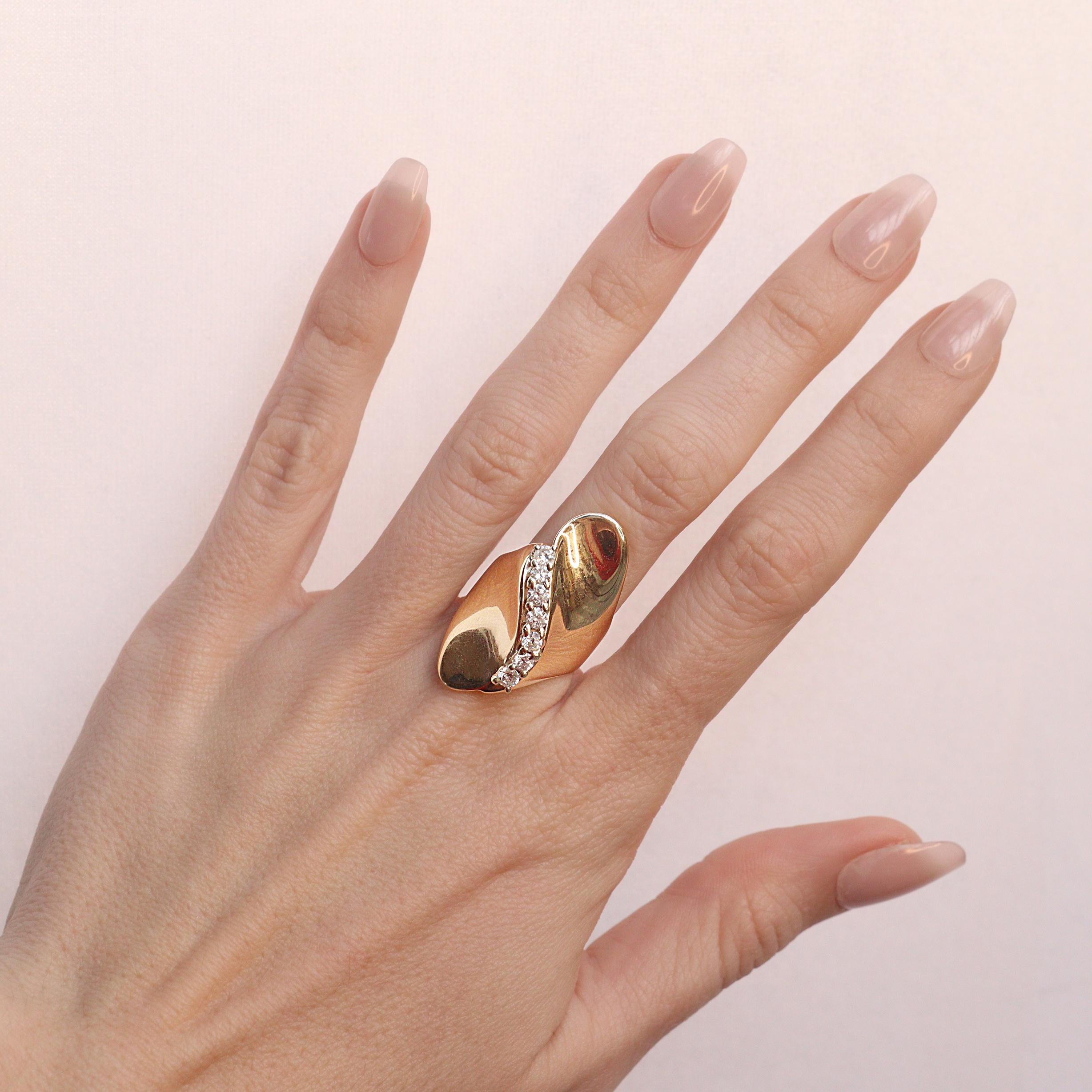 Women's or Men's Vintage 1.23ct Diamond Wave 14k Gold Ring For Sale