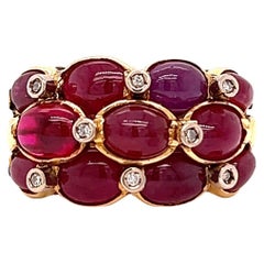 Vintage 12.40 Carats Cabochon Ruby Diamond 18 Karat Yellow Gold Ring