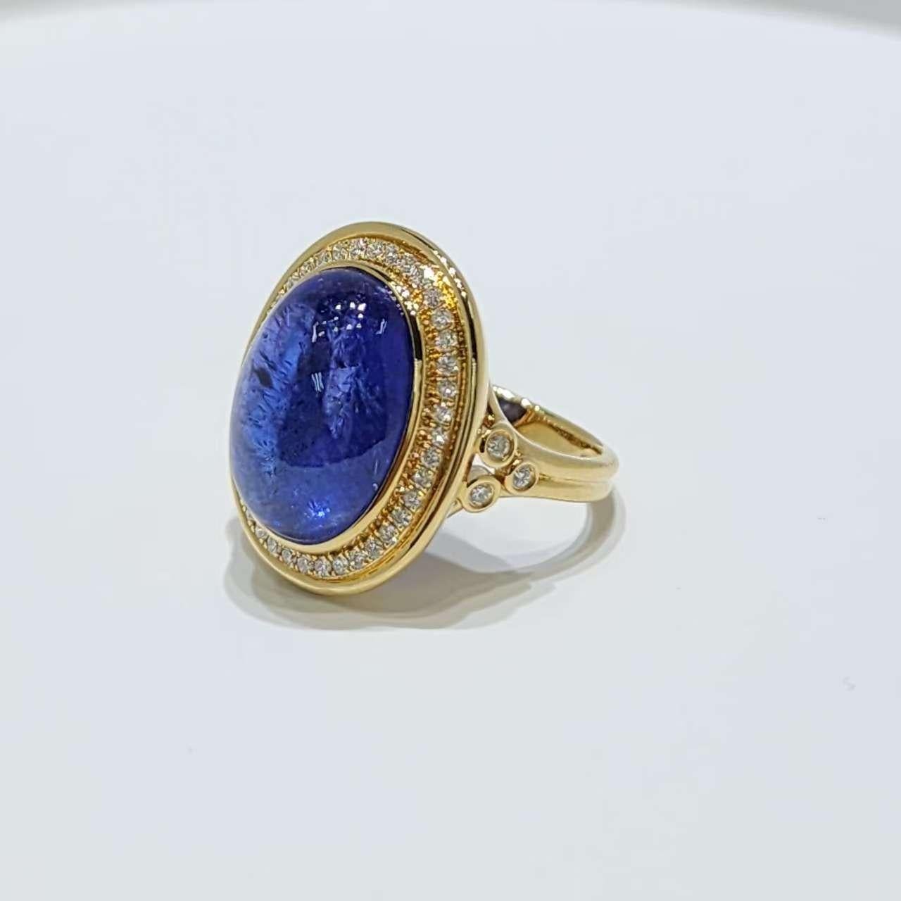 Vintage By 12,47 Karat Tansanit Diamant Ring in 18 Karat Gelbgold (Ovalschliff) im Angebot
