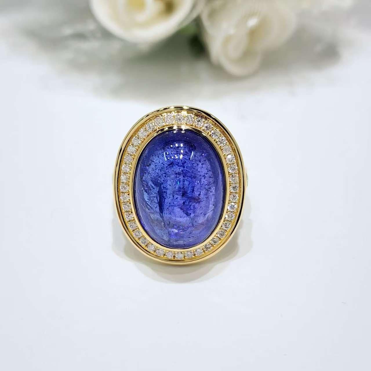 Vintage By 12,47 Karat Tansanit Diamant Ring in 18 Karat Gelbgold im Zustand „Neu“ im Angebot in Hong Kong, HK