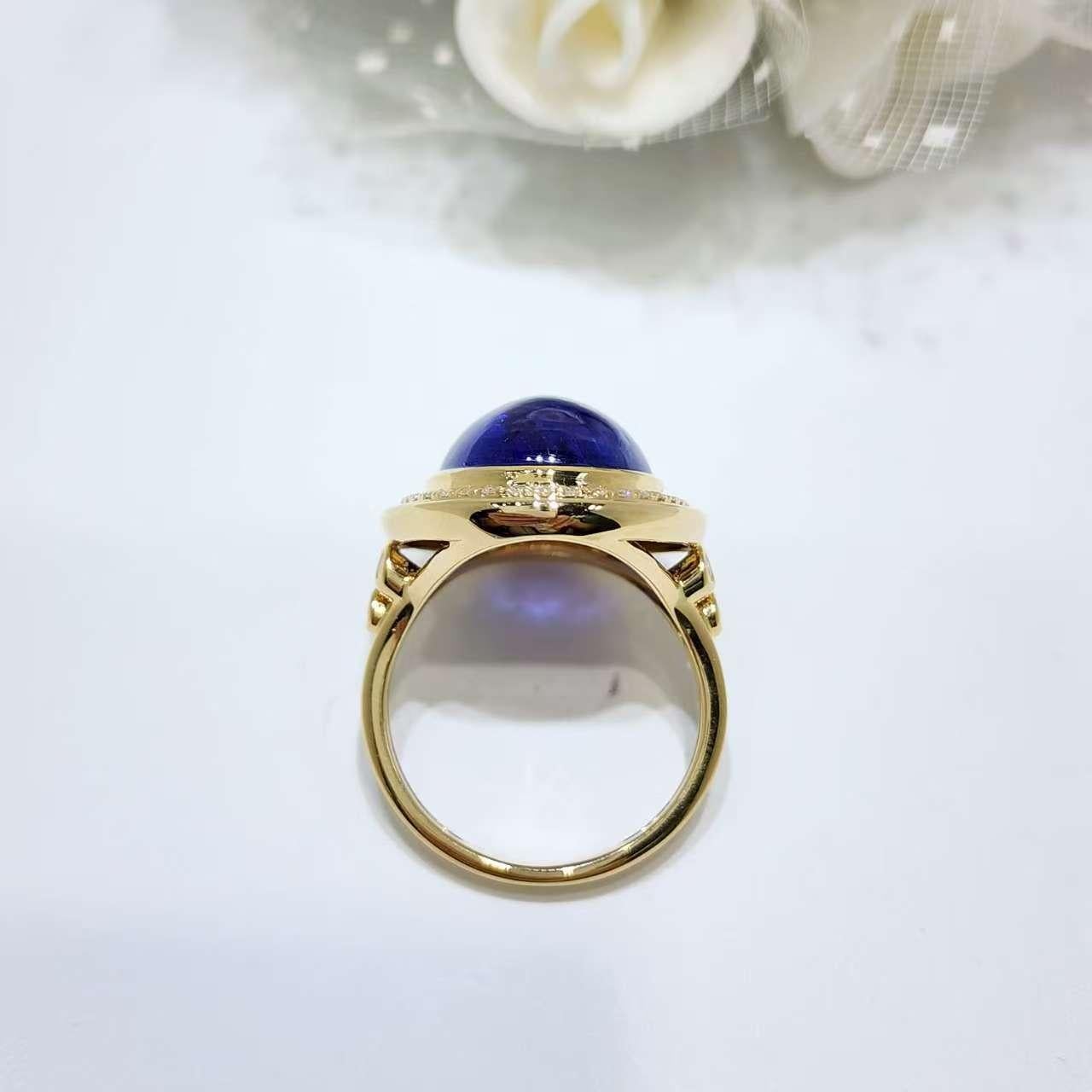 Vintage By 12,47 Karat Tansanit Diamant Ring in 18 Karat Gelbgold Damen im Angebot