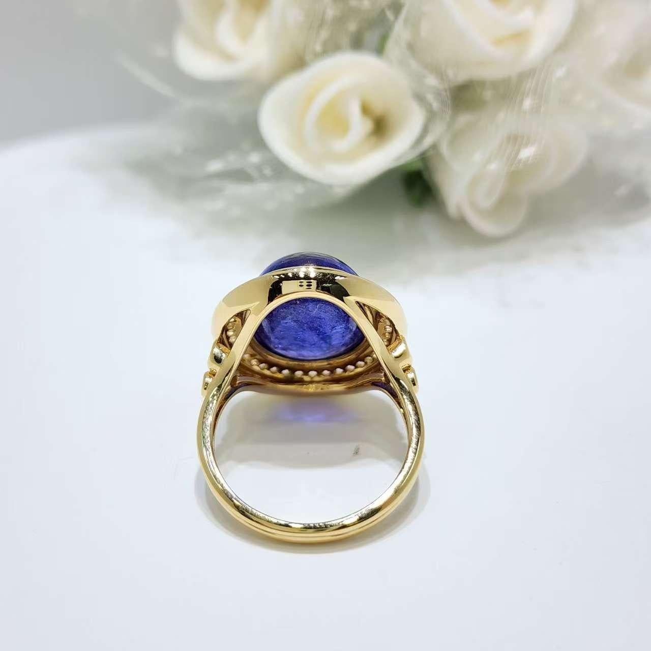 Vintage By 12,47 Karat Tansanit Diamant Ring in 18 Karat Gelbgold im Angebot 1