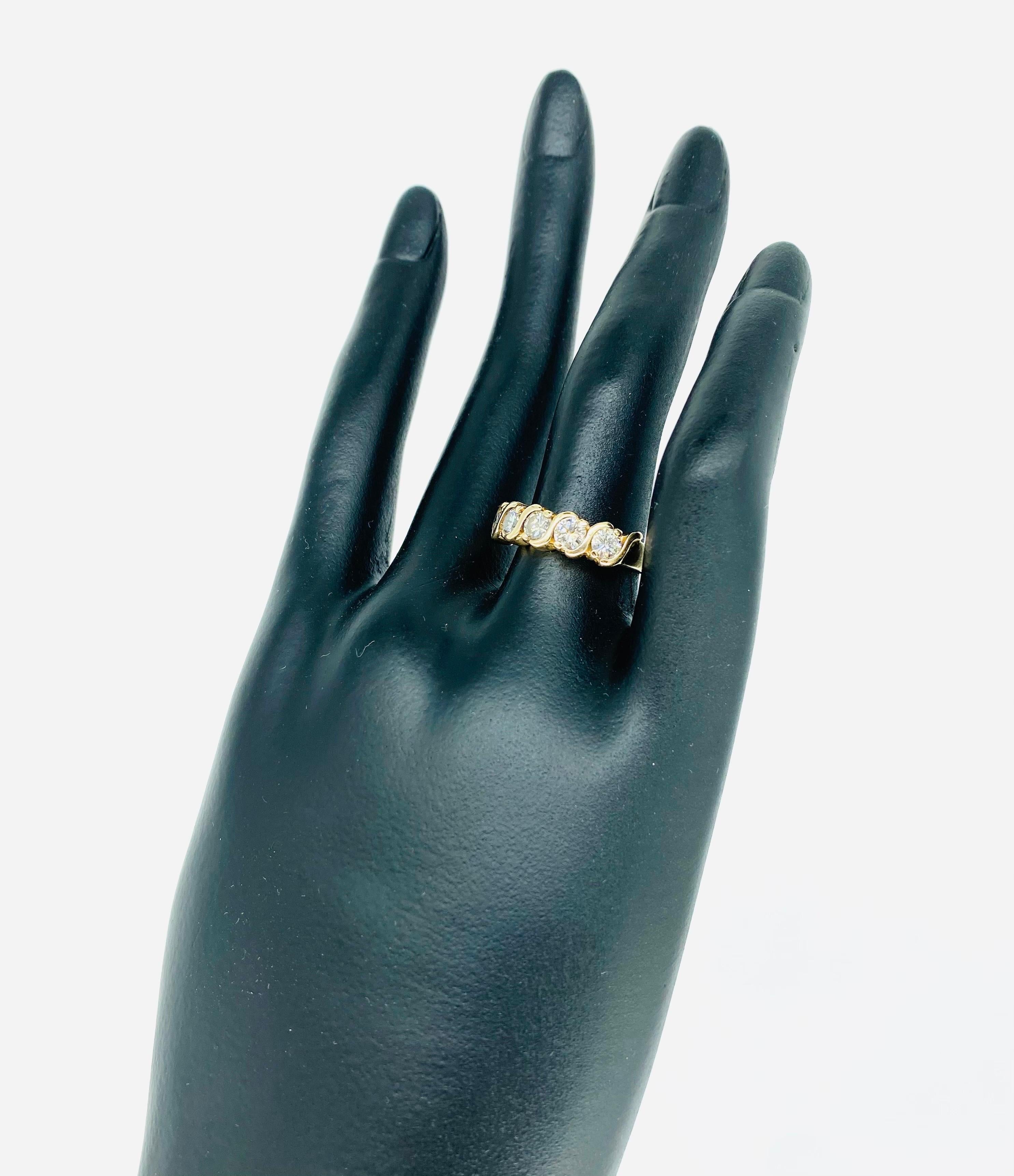 Verlobungsring aus 14k Gold mit 1,25 Karat Diamanten mit fünf Steinen im Vintage-Stil (Rundschliff) im Angebot