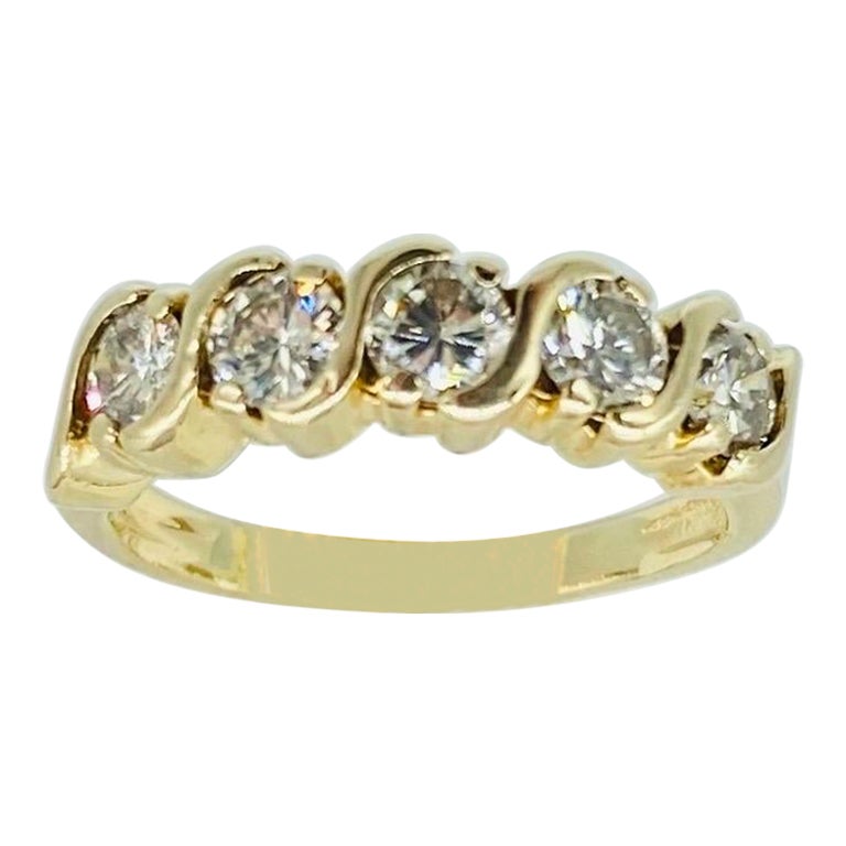 Bague de fiançailles vintage en or 14 carats avec cinq pierres de 1,25 carat en vente