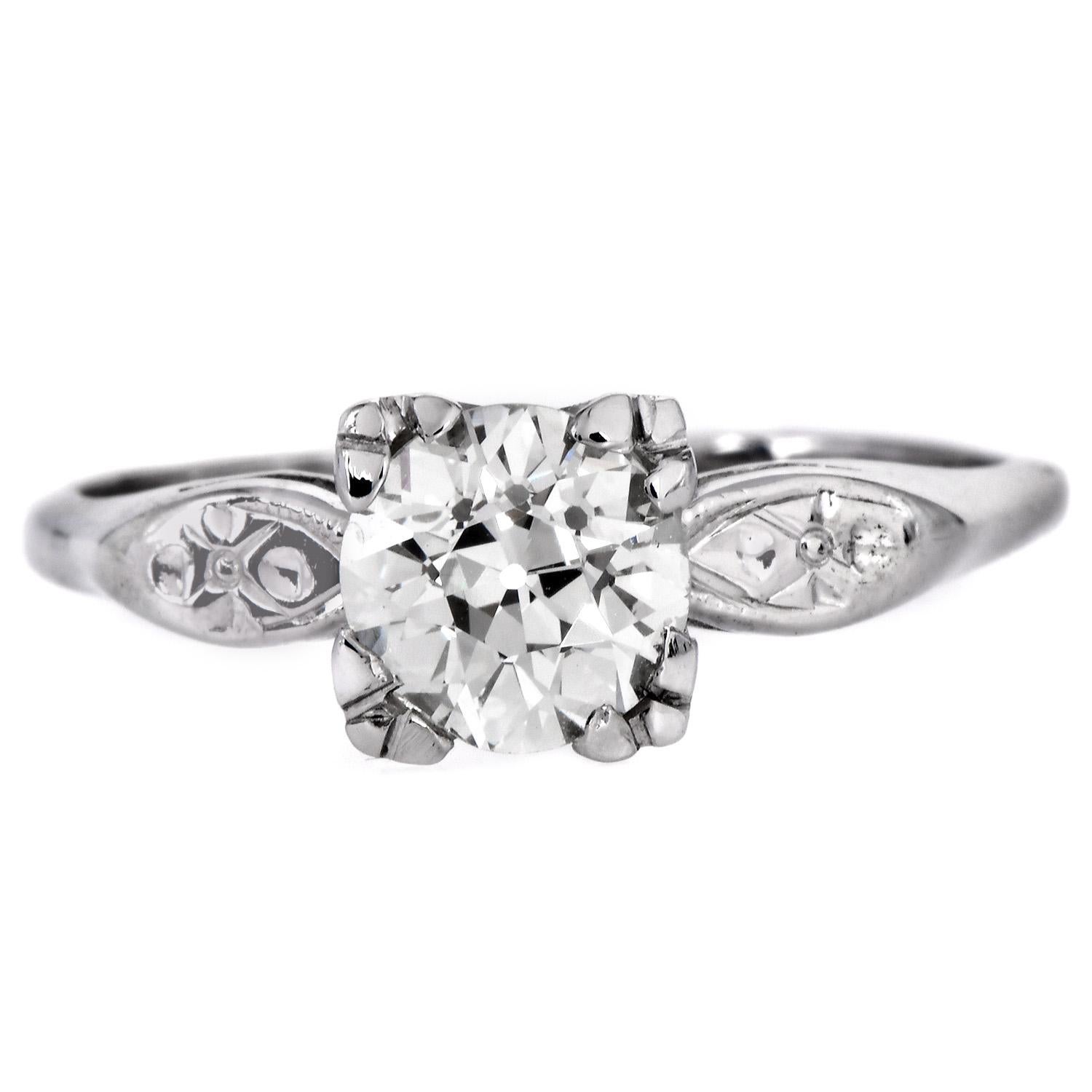 Retro Vintage 1.25 carat Round Diamond 14K Gold Engagement Ring For Sale