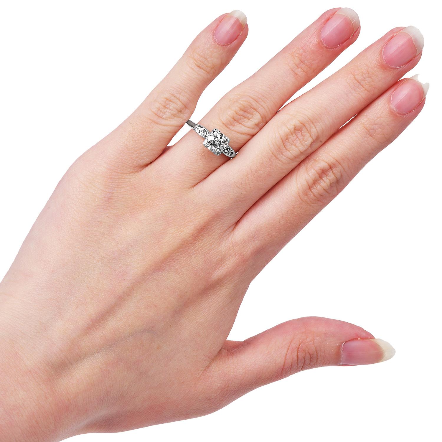 Round Cut Vintage 1.25 carat Round Diamond 14K Gold Engagement Ring For Sale