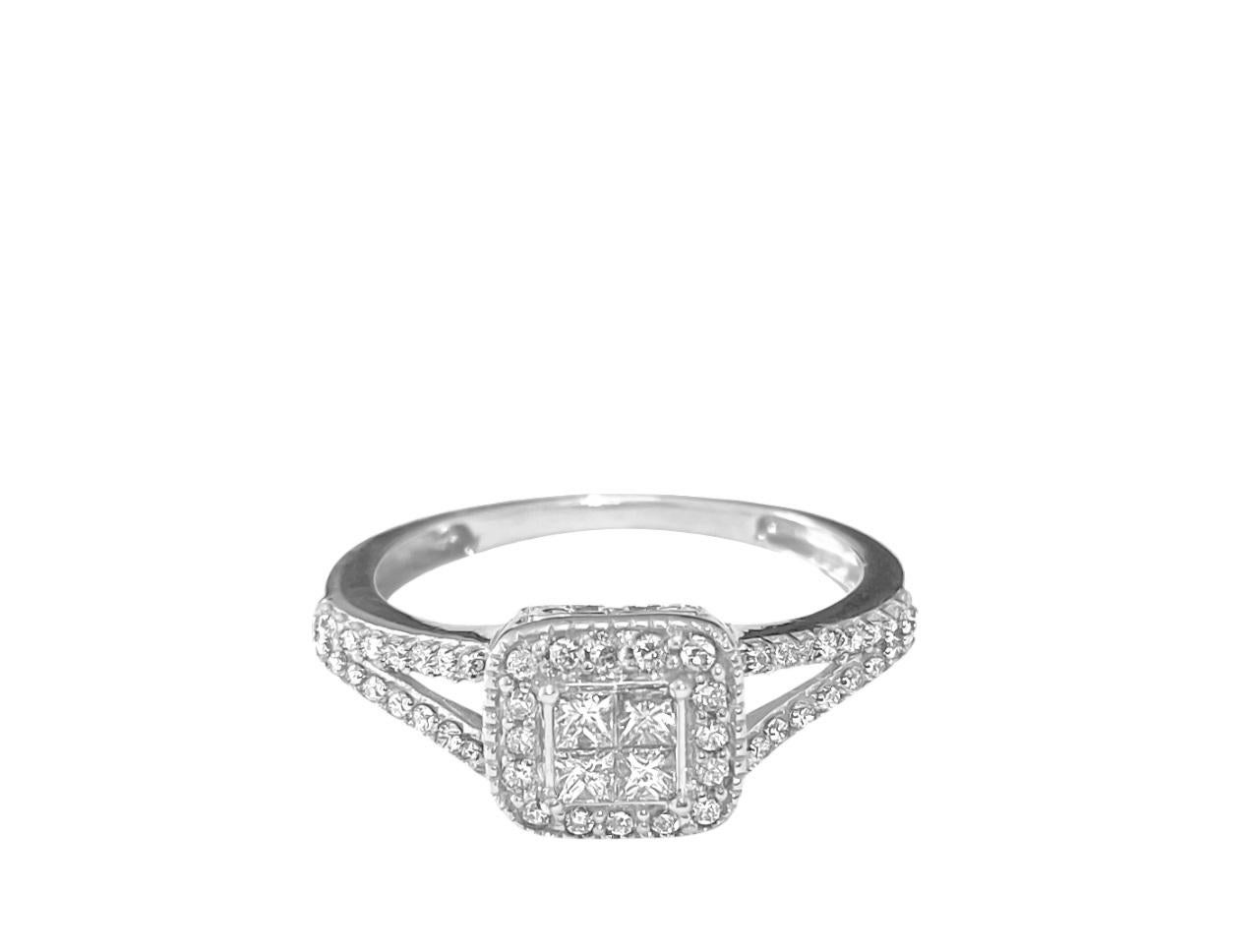 Crafted from exquisite 10K white gold, this stunning ladies engagement ring features a total of 1.25 carats of diamonds, including princess cut and round brilliant cut stones. With VS-SI clarity and G color, the diamonds exude brilliance and