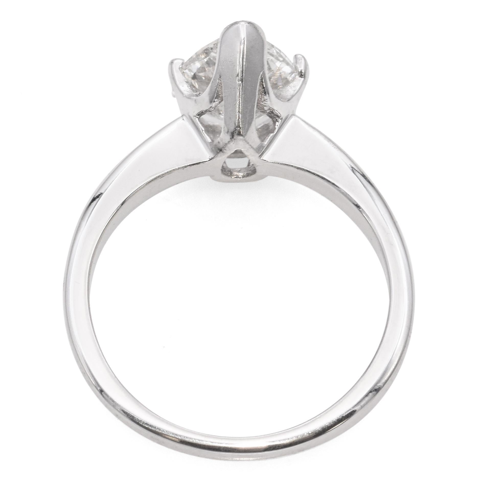 Vintage 1.25ct Pear Brilliant Cut Diamond White Gold Engagement Ring GIA en vente 1