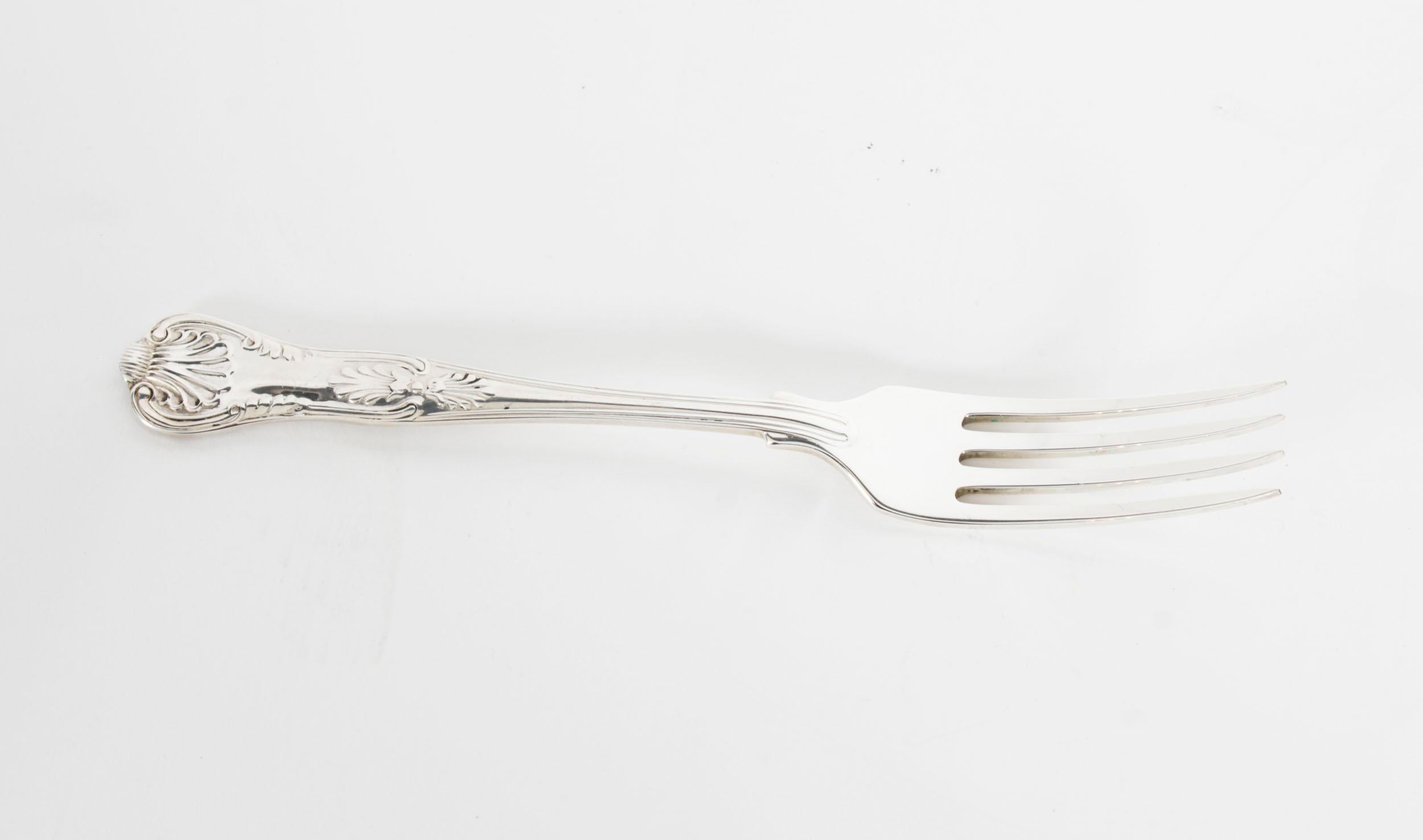 Vintage 127 Piece Canteen-12 Place Sterling Silver Cutlery Set 20th Century For Sale 7