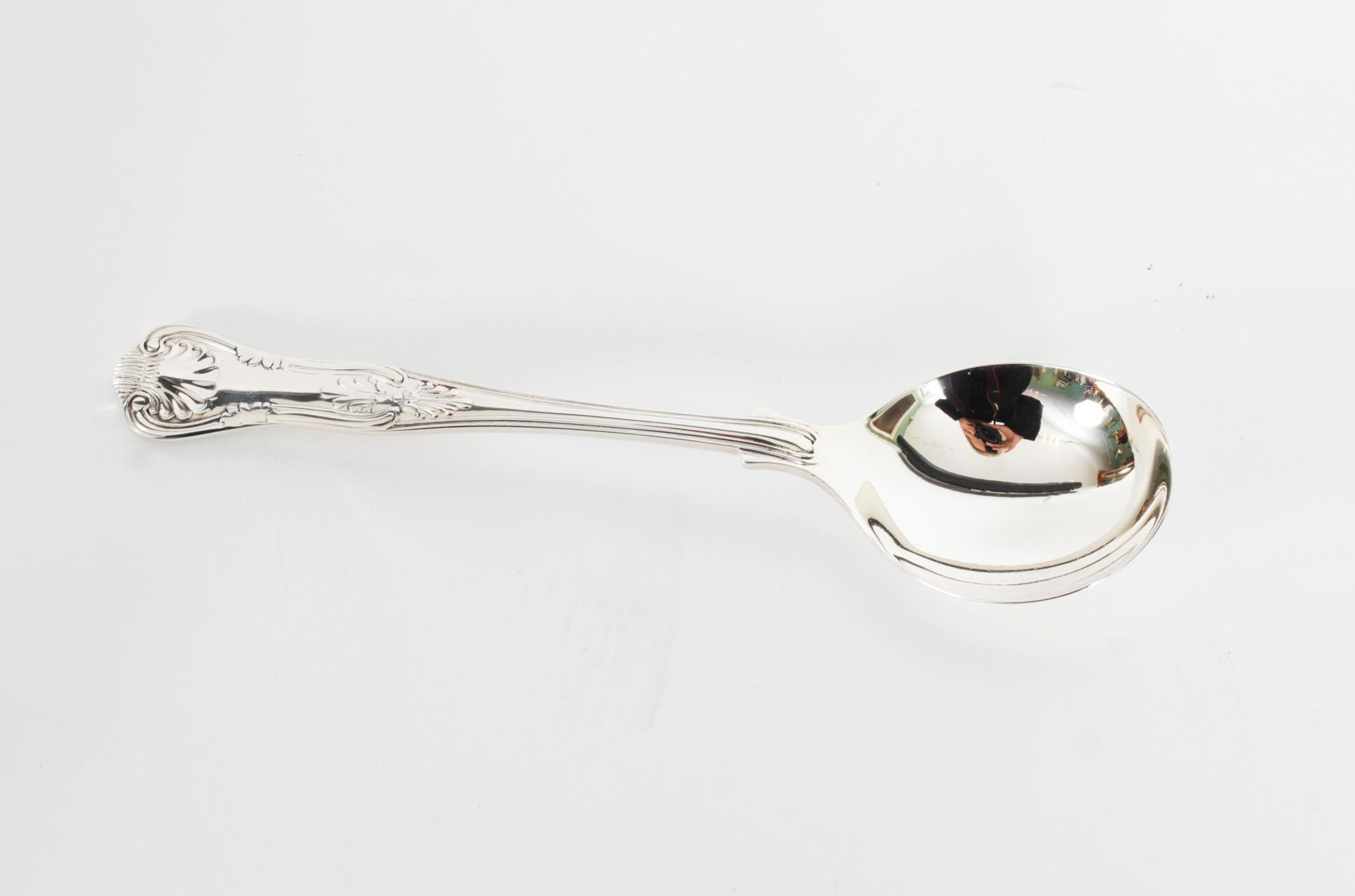 Vintage 127 Piece Canteen-12 Place Sterling Silver Cutlery Set 20th Century For Sale 13