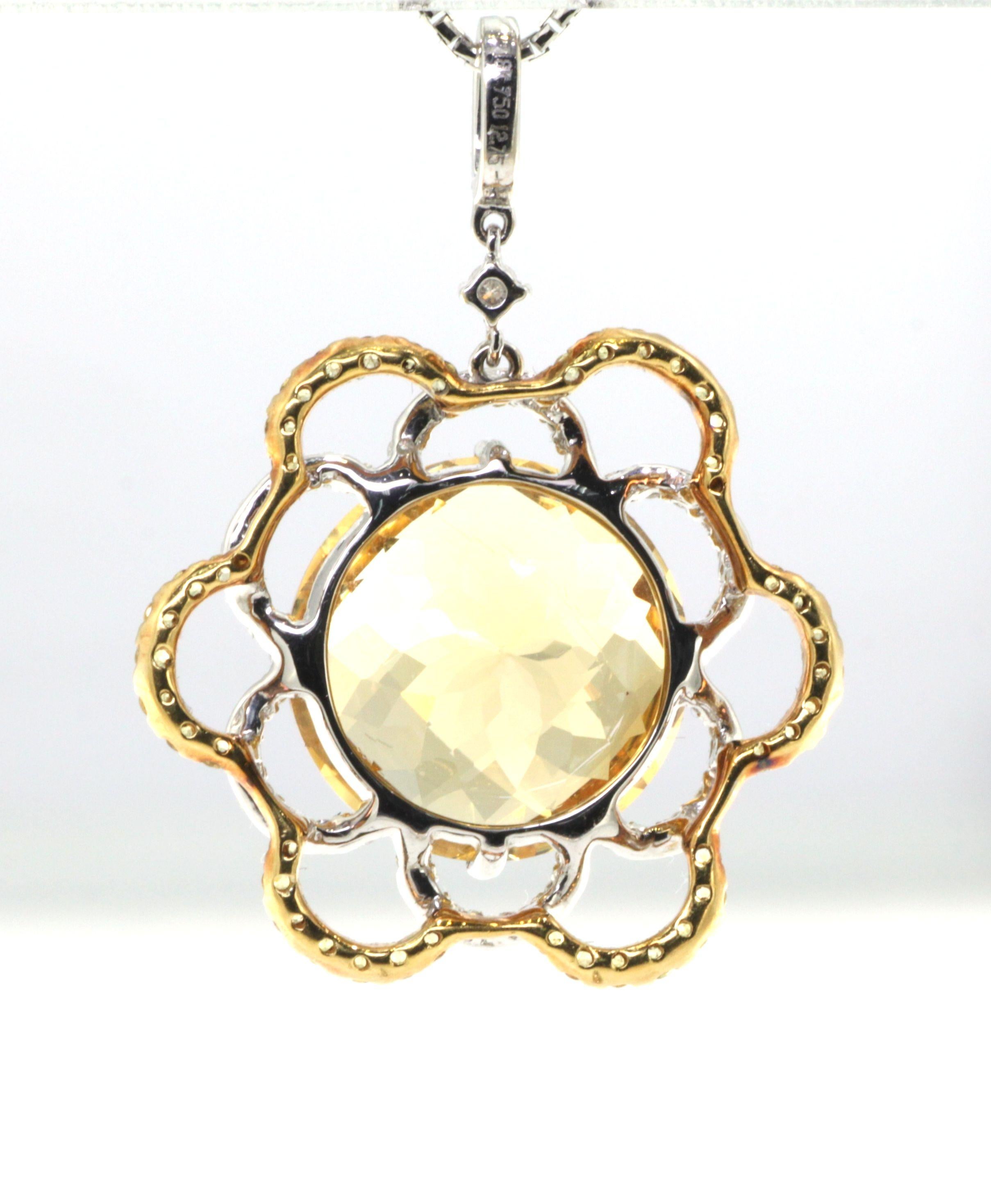 Contemporain Pendentif vintage en or jaune et blanc 18 carats avec citrine de 12,75 carats et diamants en vente