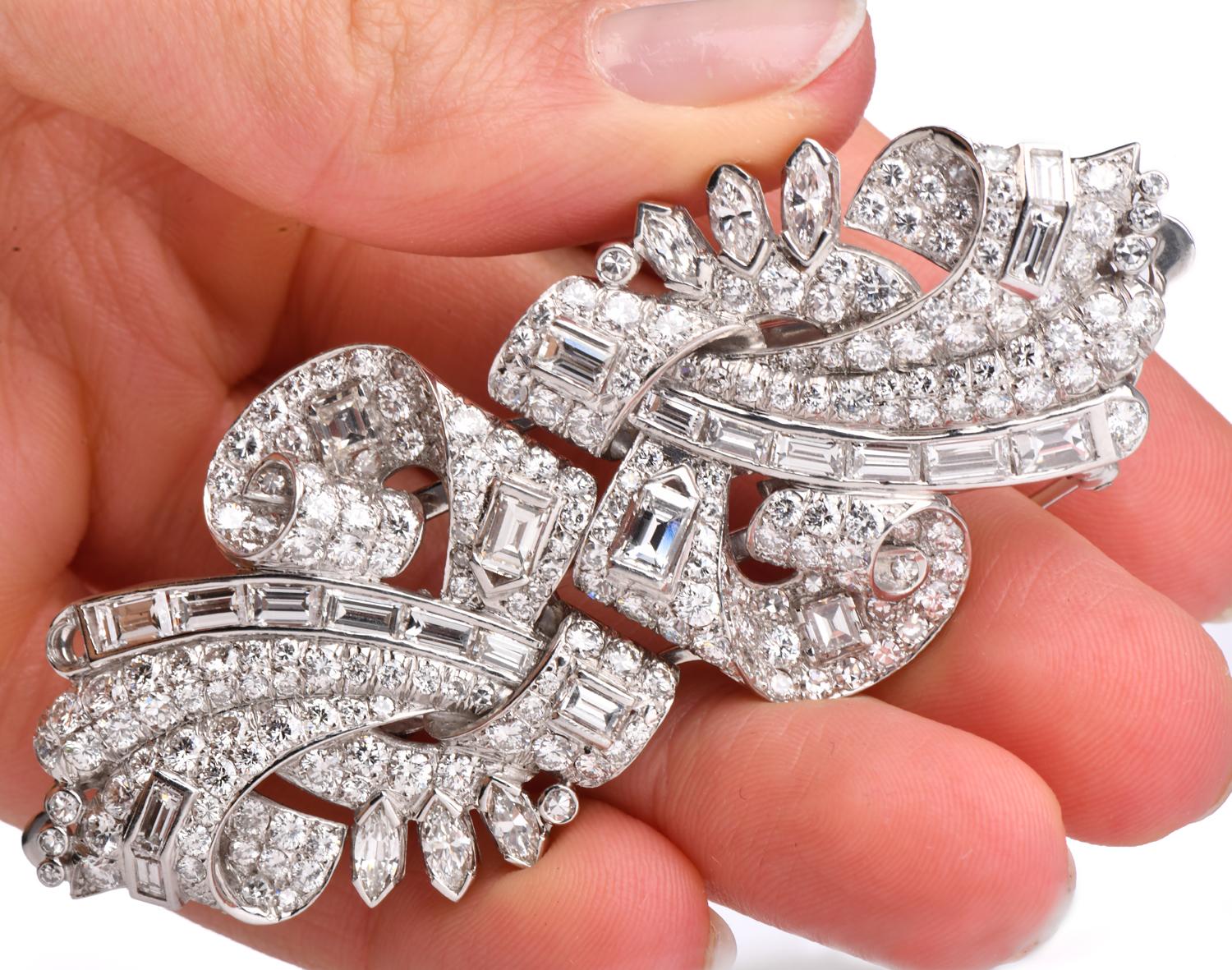 Broche à double clip vintage en platine avec diamants 12,82 carats Excellent état - En vente à Miami, FL