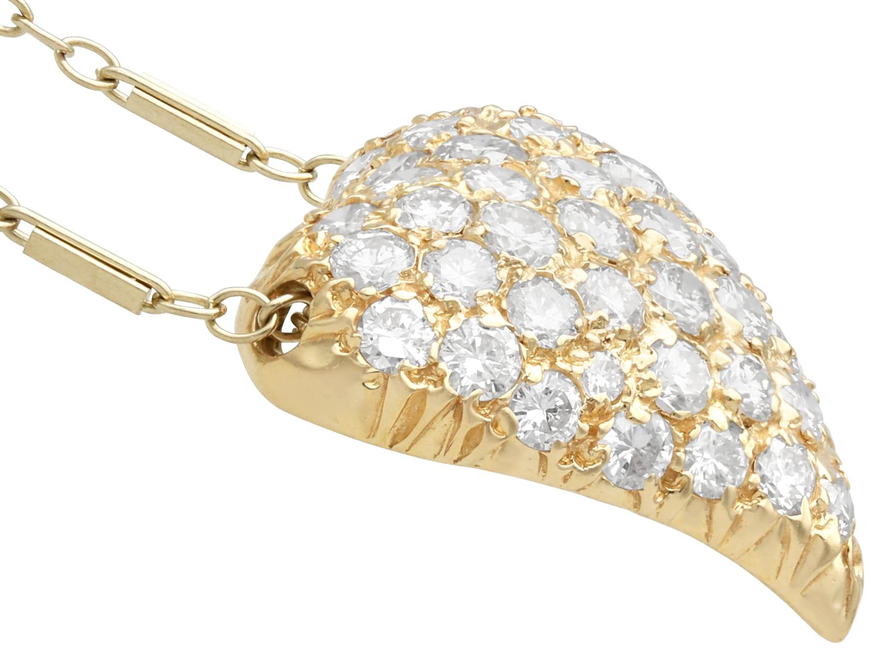 Vintage 1.28Ct Diamond and 14k Yellow Gold Heart Pendant Circa 1950 In Excellent Condition In Jesmond, Newcastle Upon Tyne