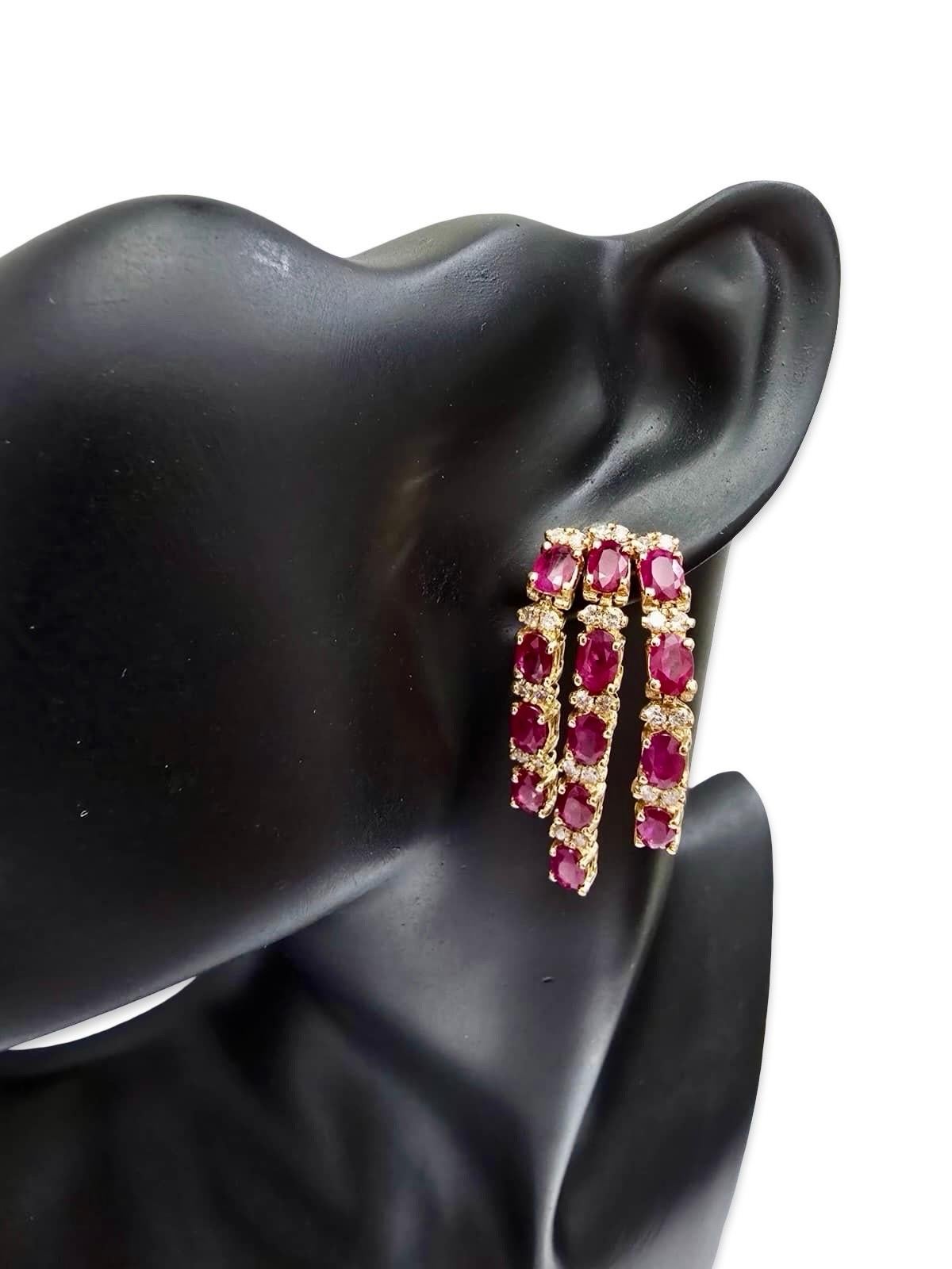 Orecchini a lampadario a cascata con rubini e diamanti d'epoca da 12 carati in oro 14K In condizioni ottime in vendita a Miami, FL