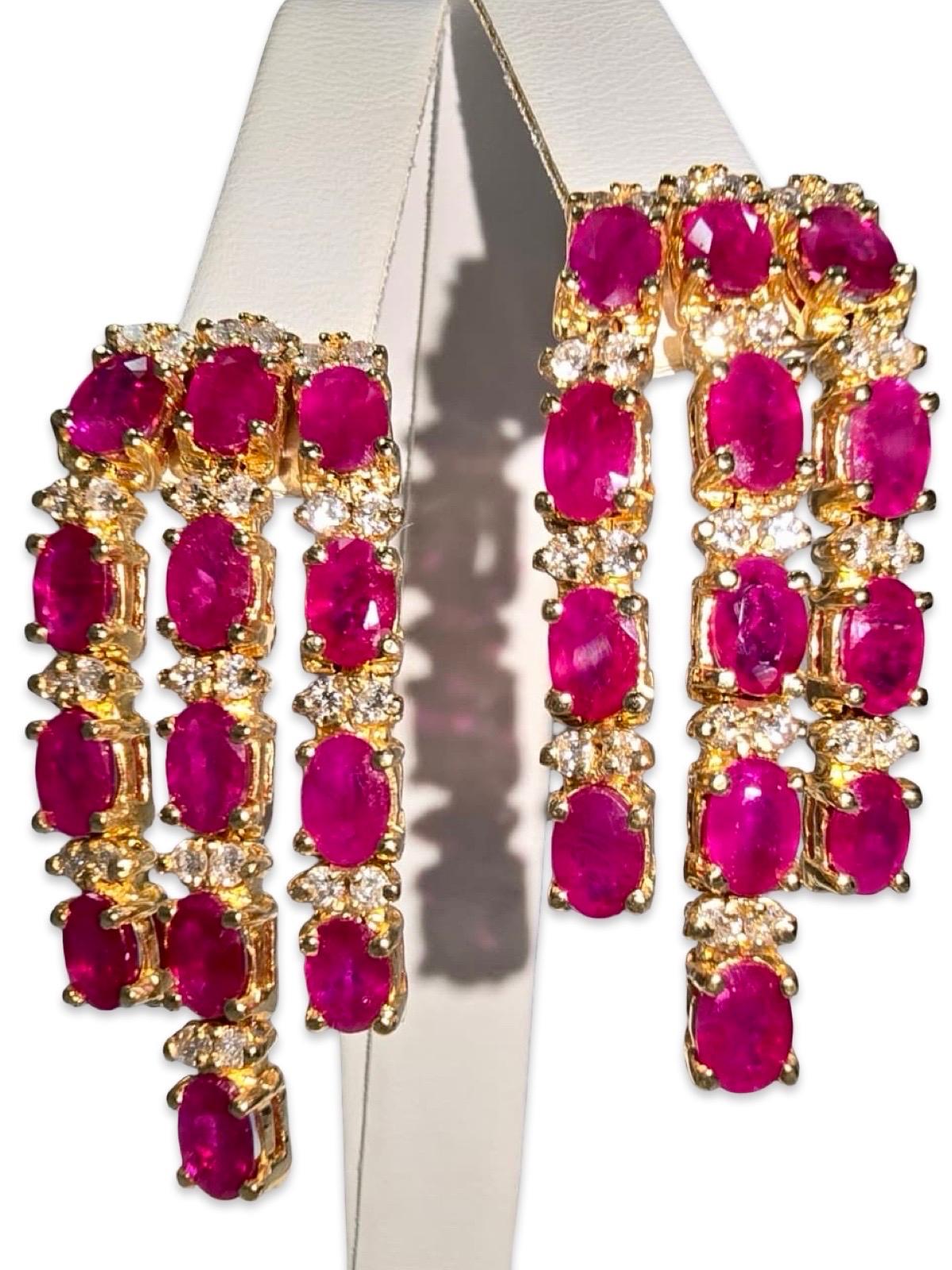 Orecchini a lampadario a cascata con rubini e diamanti d'epoca da 12 carati in oro 14K in vendita 3
