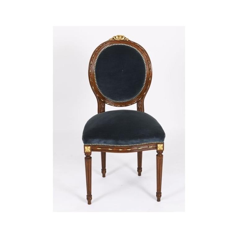 Vintage 12ft Three Pillar Mahogany Dining Table with 12 Chairs 20th Century en vente 11