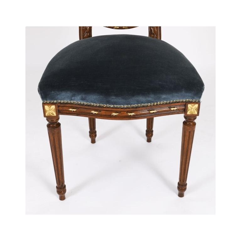 Vintage 12ft Three Pillar Mahogany Dining Table with 12 Chairs 20th Century en vente 12