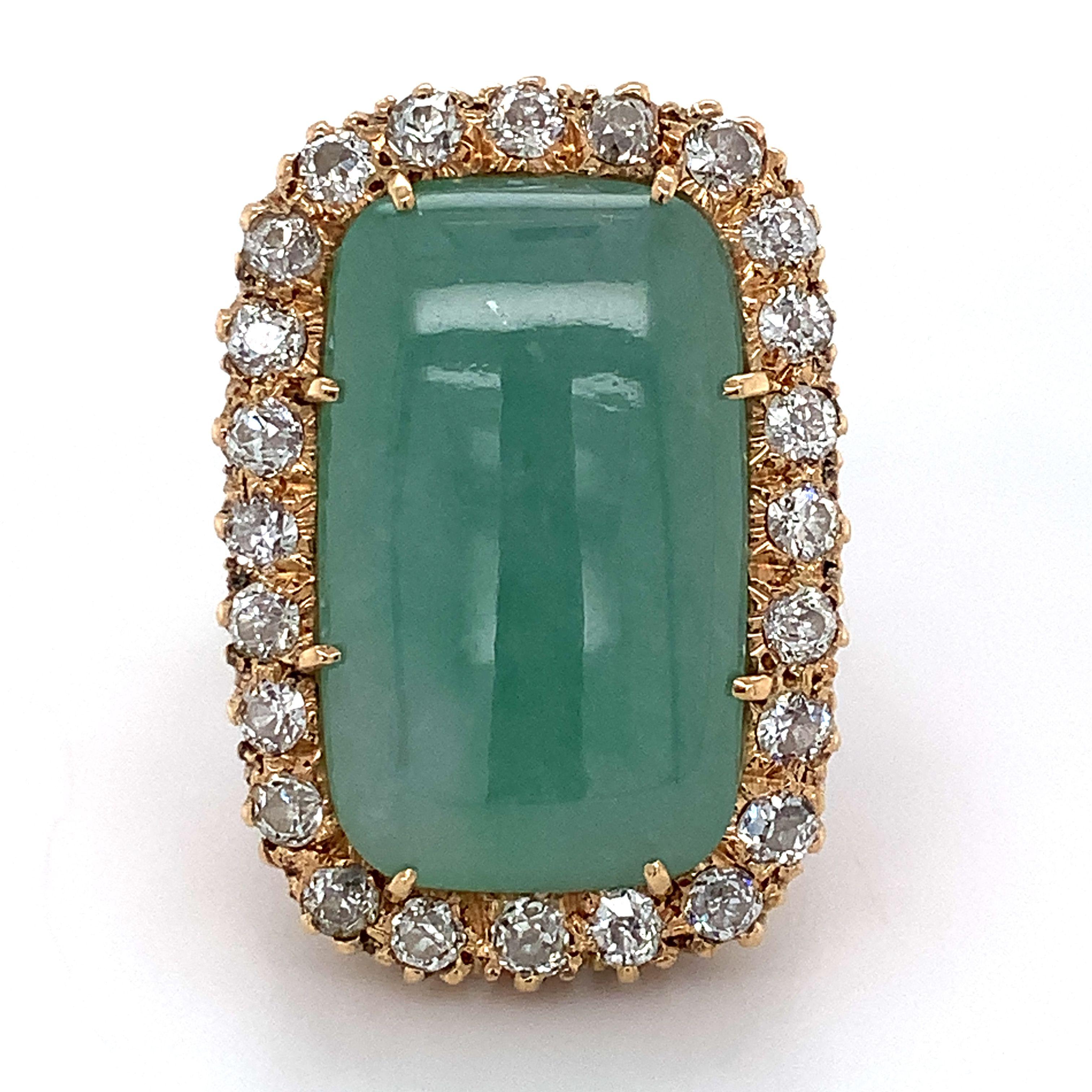 Vintage 12k Gold Cushion Jade und europäischen Diamanten Ring 

Größe 9

13 Gramm 

22,7x13,65x5,43mm Jade

1,5 Karat Diamanten im europäischen Schliff 

Si1- F/G

Dies ist ein zeitloser Jadering, der von strahlend weißen Diamanten umgeben ist. Der