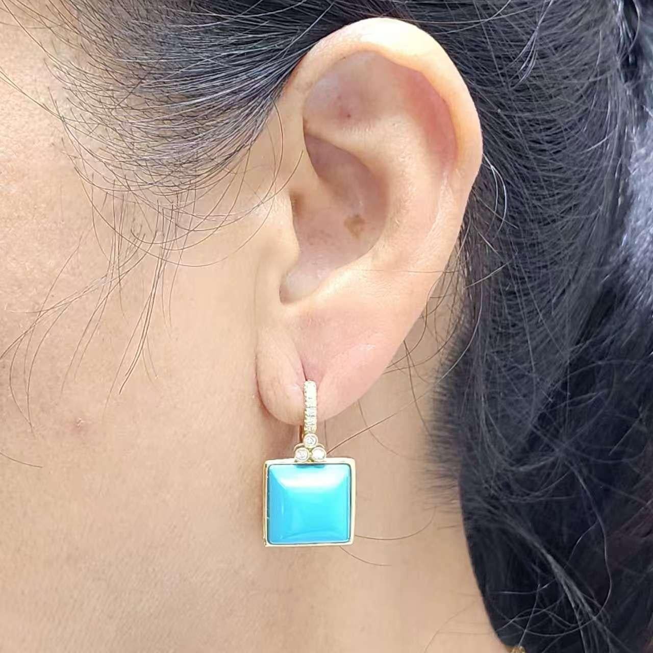 Vintage 12mm Turquoise Diamond Earrings in 14 Karat Yellow Gold For Sale 1