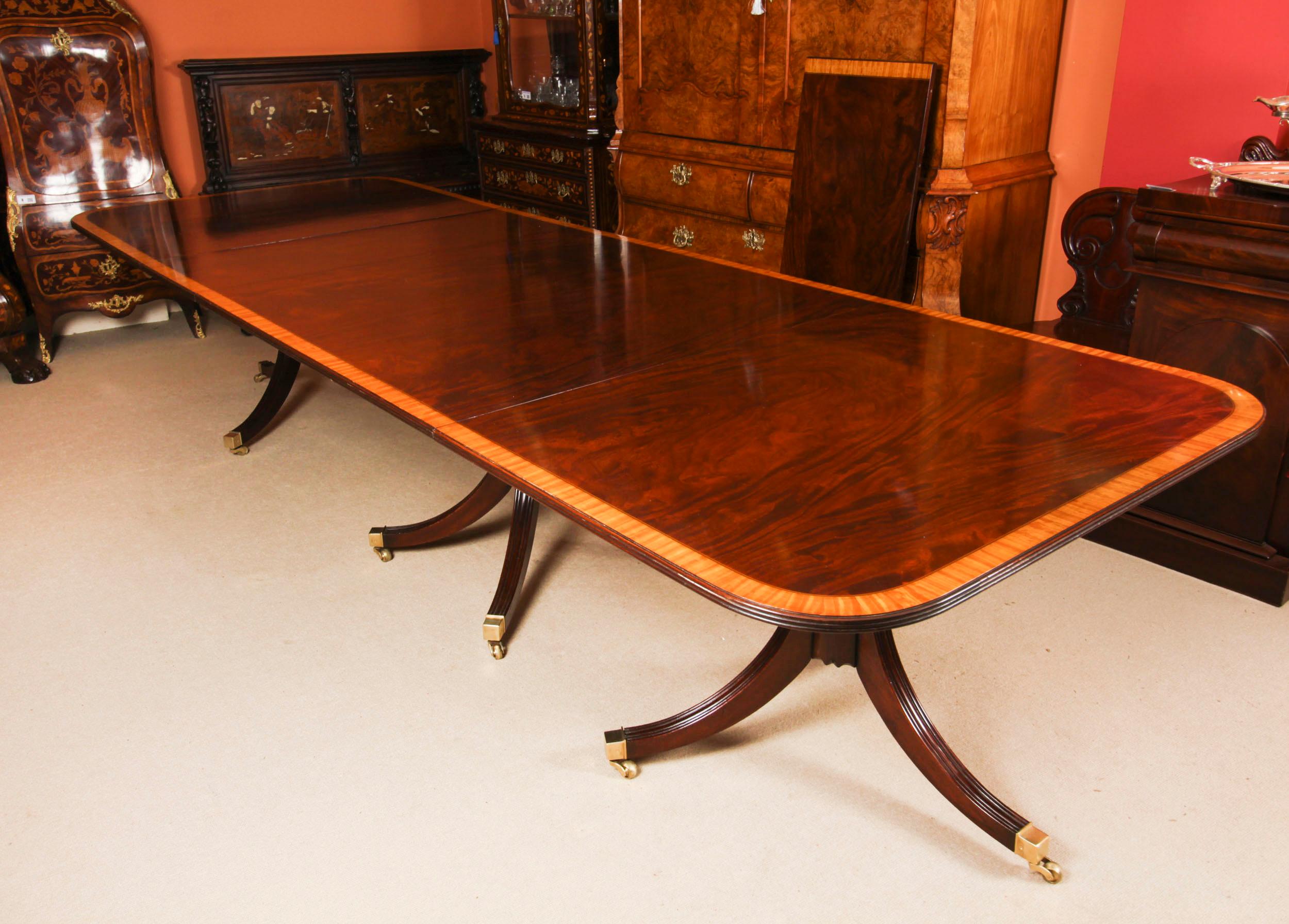 Vintage 13 ft Three Pillar Mahogany Dining Table and 14 Chairs 20th Century  For Sale 4