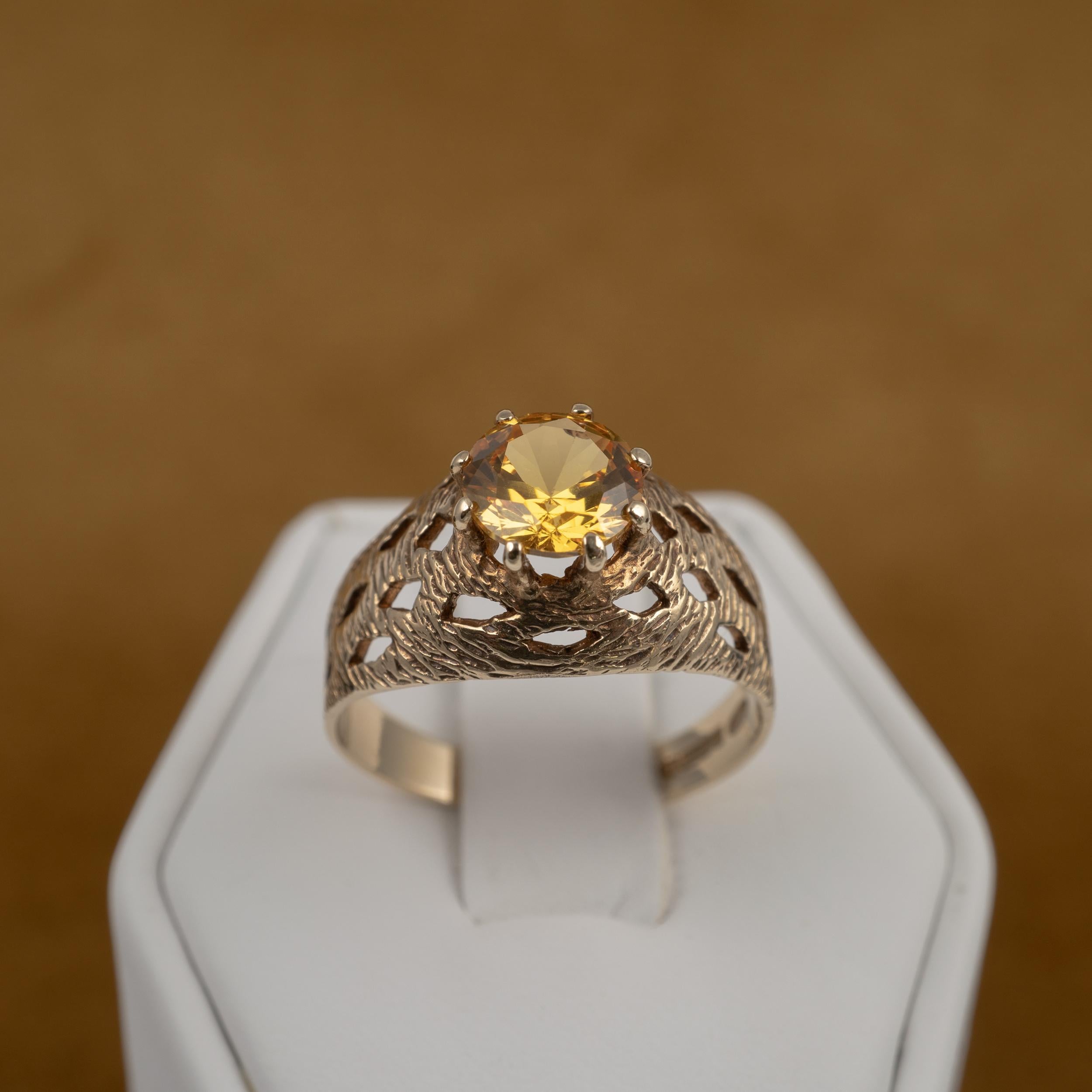 Women's Vintage 19780s Chunky Citrine Solitaire Ring 9 Karat Gold Hallmark Dated 1974 For Sale