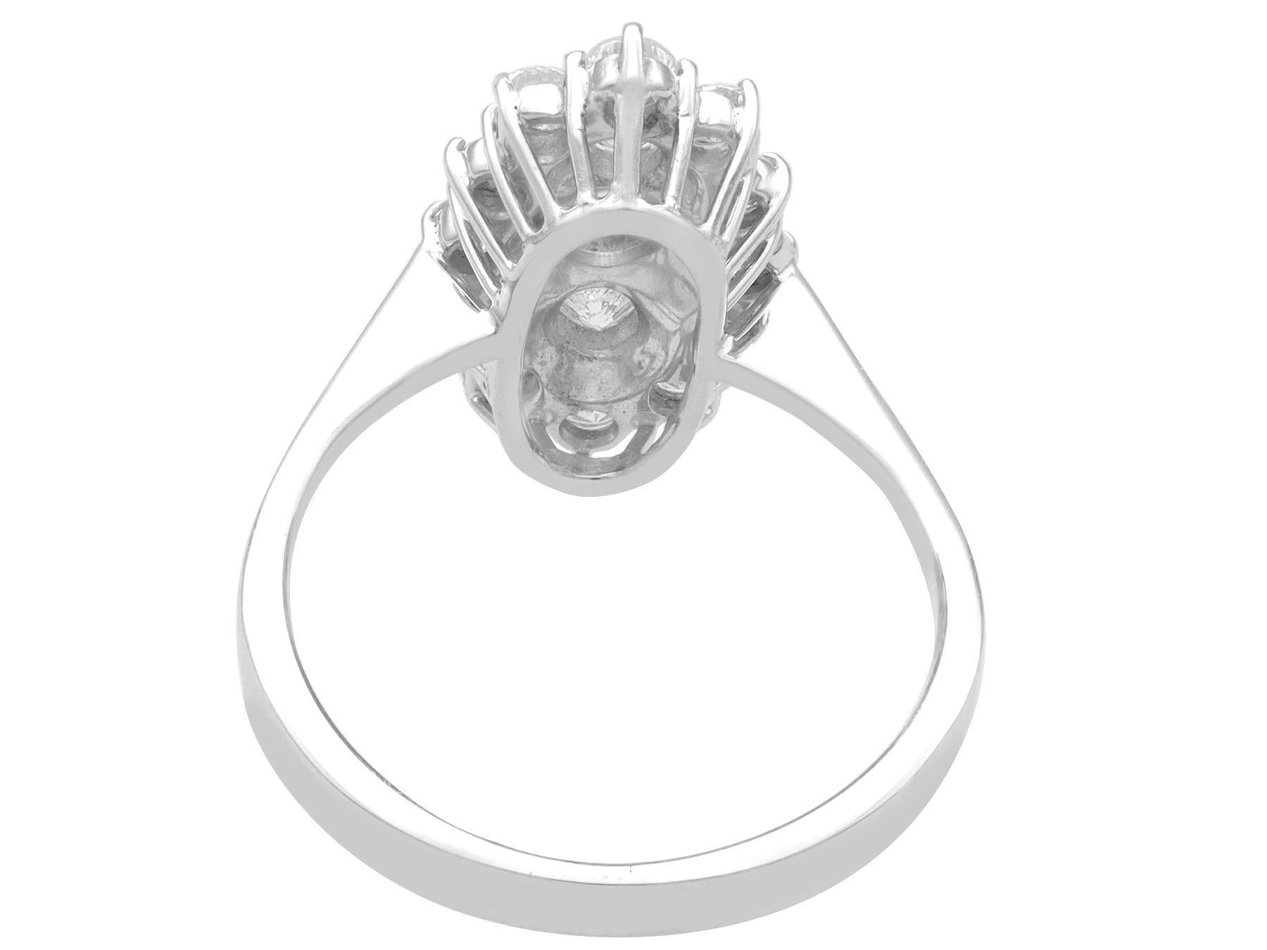 Vintage 1,30 Karat Diamant und Weißgold Marquise Cluster Ring, um 1970 im Zustand „Hervorragend“ in Jesmond, Newcastle Upon Tyne
