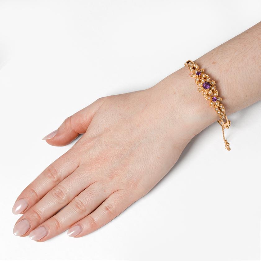 Victorian Vintage 1.30ct Amethyst and Pearl bangle, hallmarked 1975 For Sale