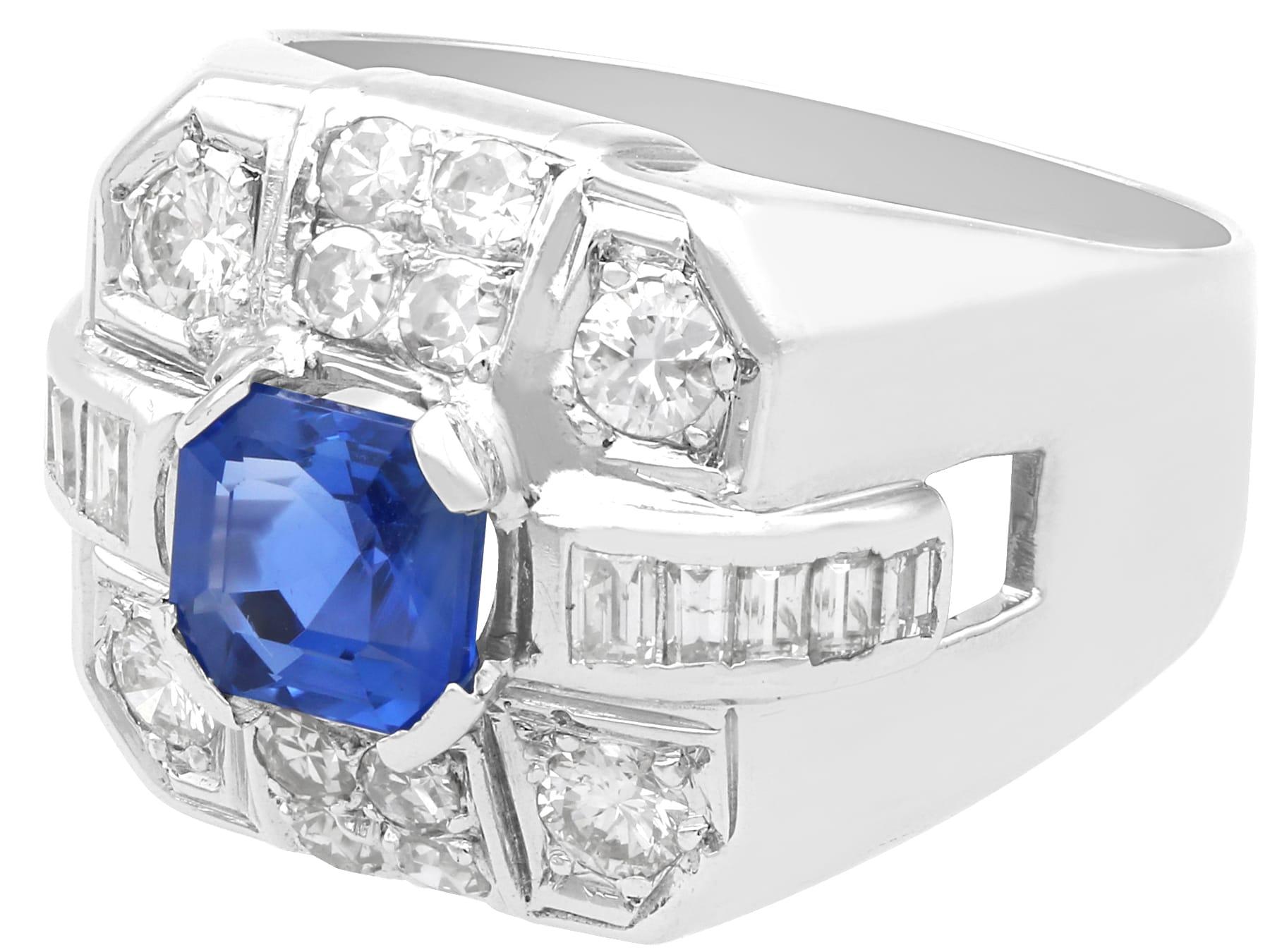 Vintage 1.30Ct Sapphire and 0.90Ct Diamond, Platinum Dress Ring Circa 1950 Excellent état - En vente à Jesmond, Newcastle Upon Tyne