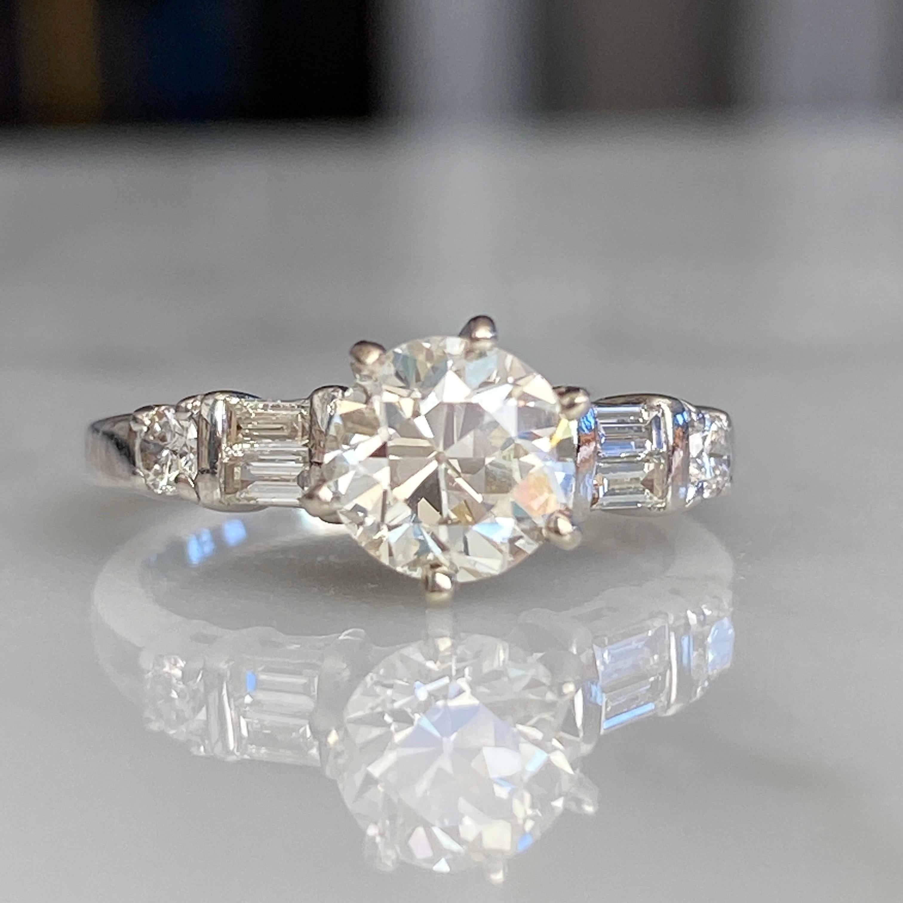 Anillo de compromiso de platino con un diamante vintage de 1,31 TCW en Bueno Estado en Scotts Valley, CA