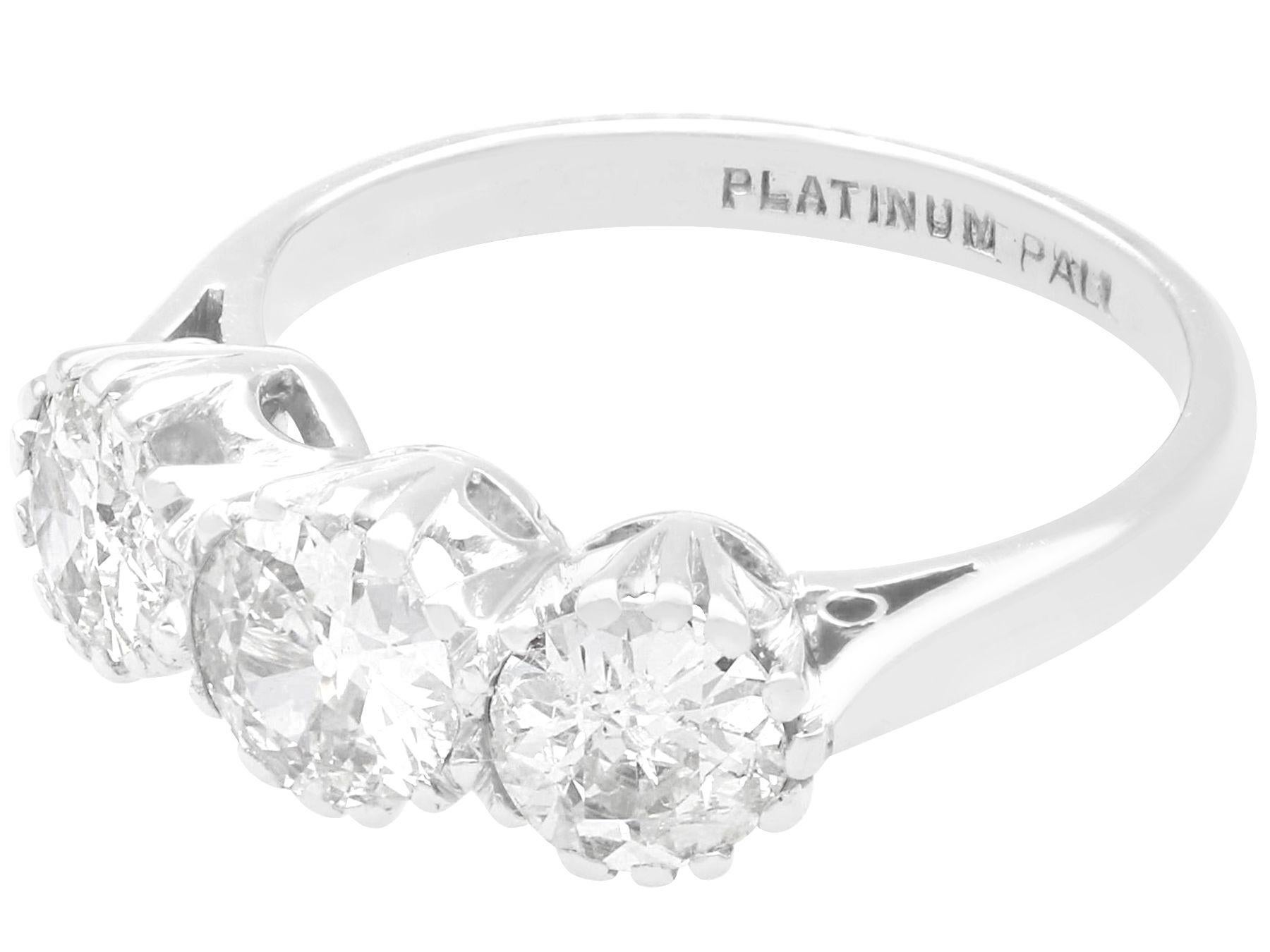 1,32 Karat Diamant und Palladium Trilogy-Ring (Alteuropäischer Schliff) im Angebot