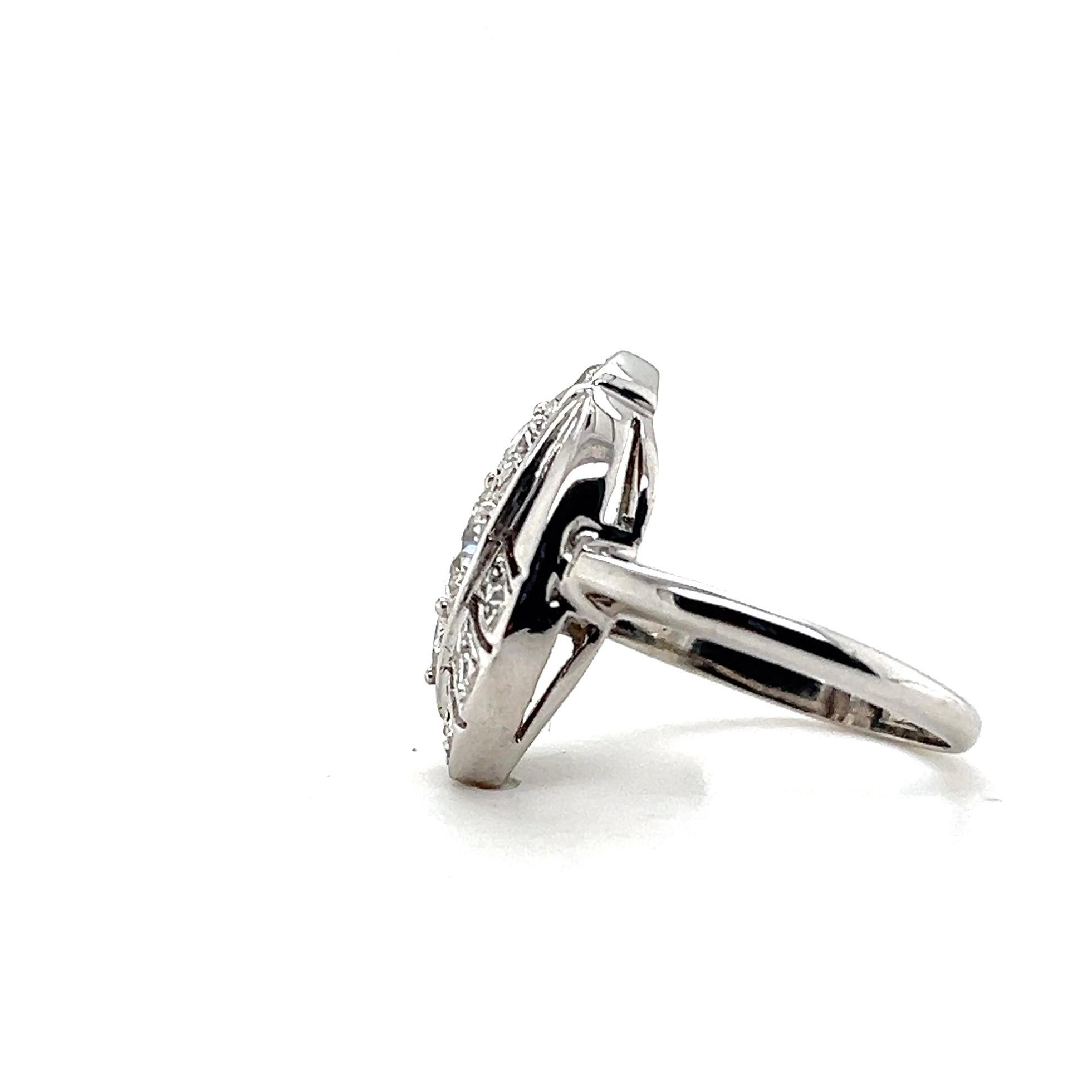 Vintage 1,33 TCW Diamant und 14k Weißgold Navette Ring CIRCA 1950s für Damen oder Herren im Angebot
