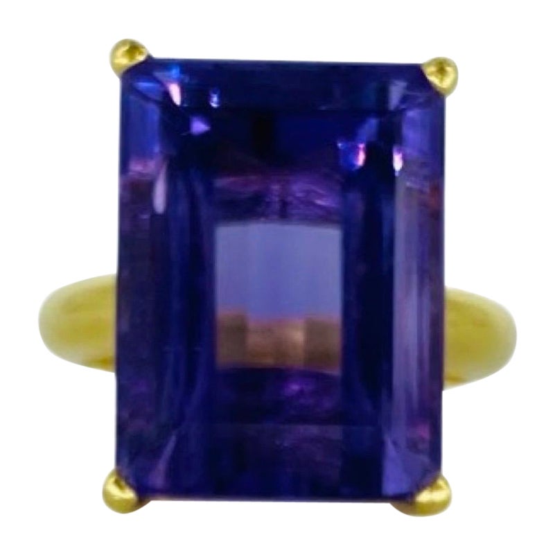 Bague cocktail vintage en or 18 carats avec améthyste de 13,36 carats taillée en escalier