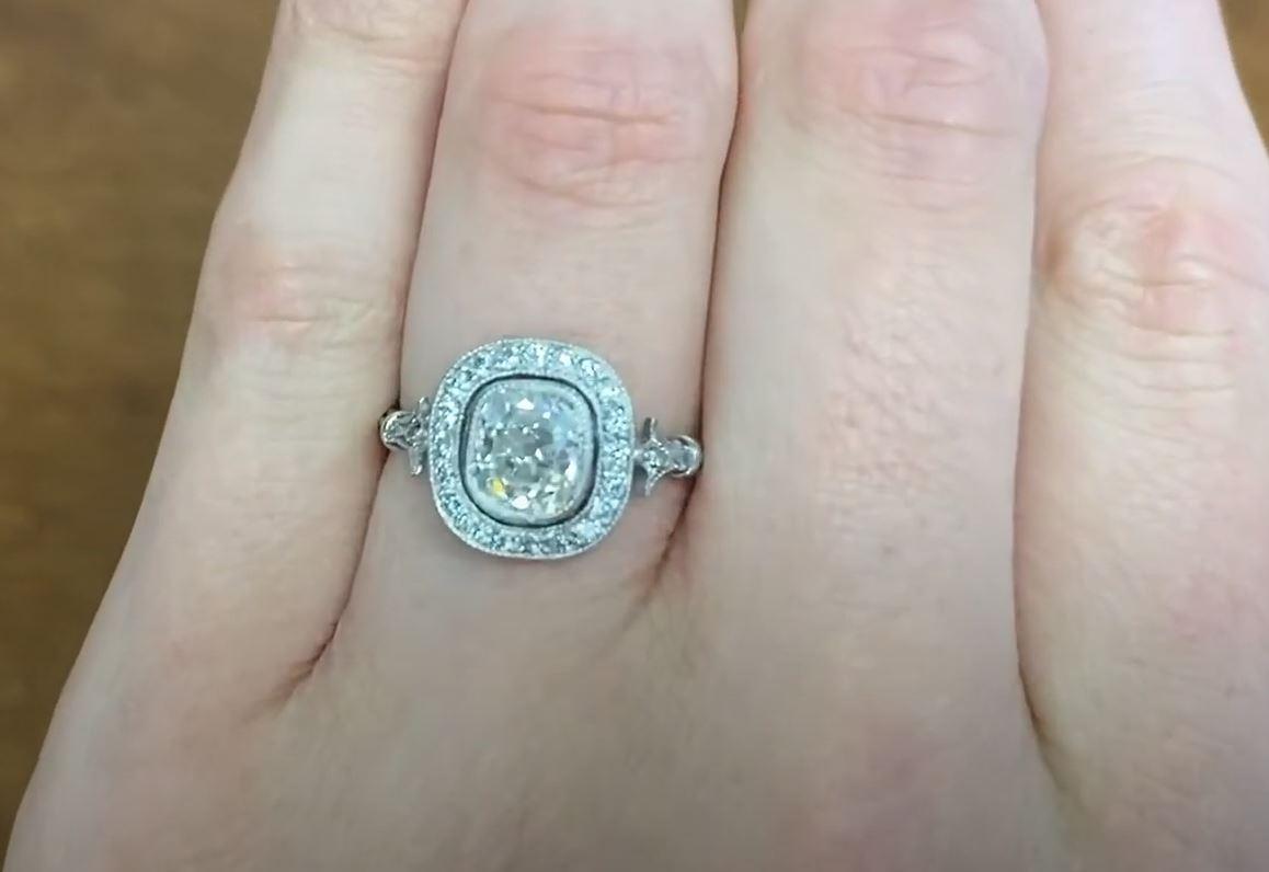 Women's Vintage 1.33ct Antique Old Mine Cut Diamond Engagement Ring, Platinum For Sale