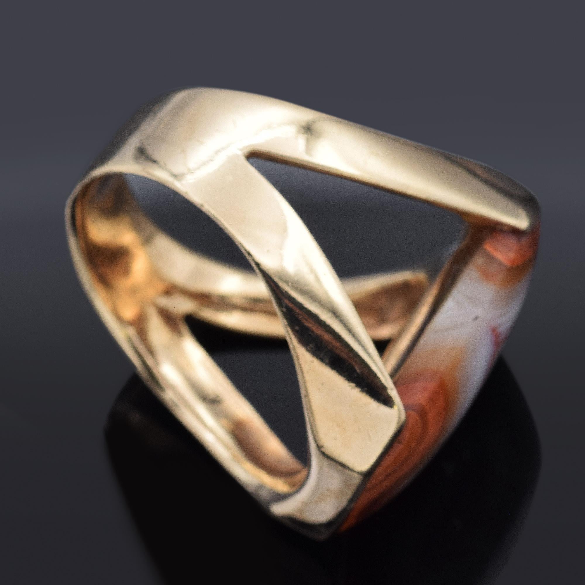 Weight: 15.5 Grams
Stone: 13.47 Ct (22.5x17.8x4.7 mm) Lake Superior Agate
Face of Ring: 24.3 x 24.8 x 6.6 mm
Size: 12.25
Hallmark: 10K

Item #: BR-1062-092823-03