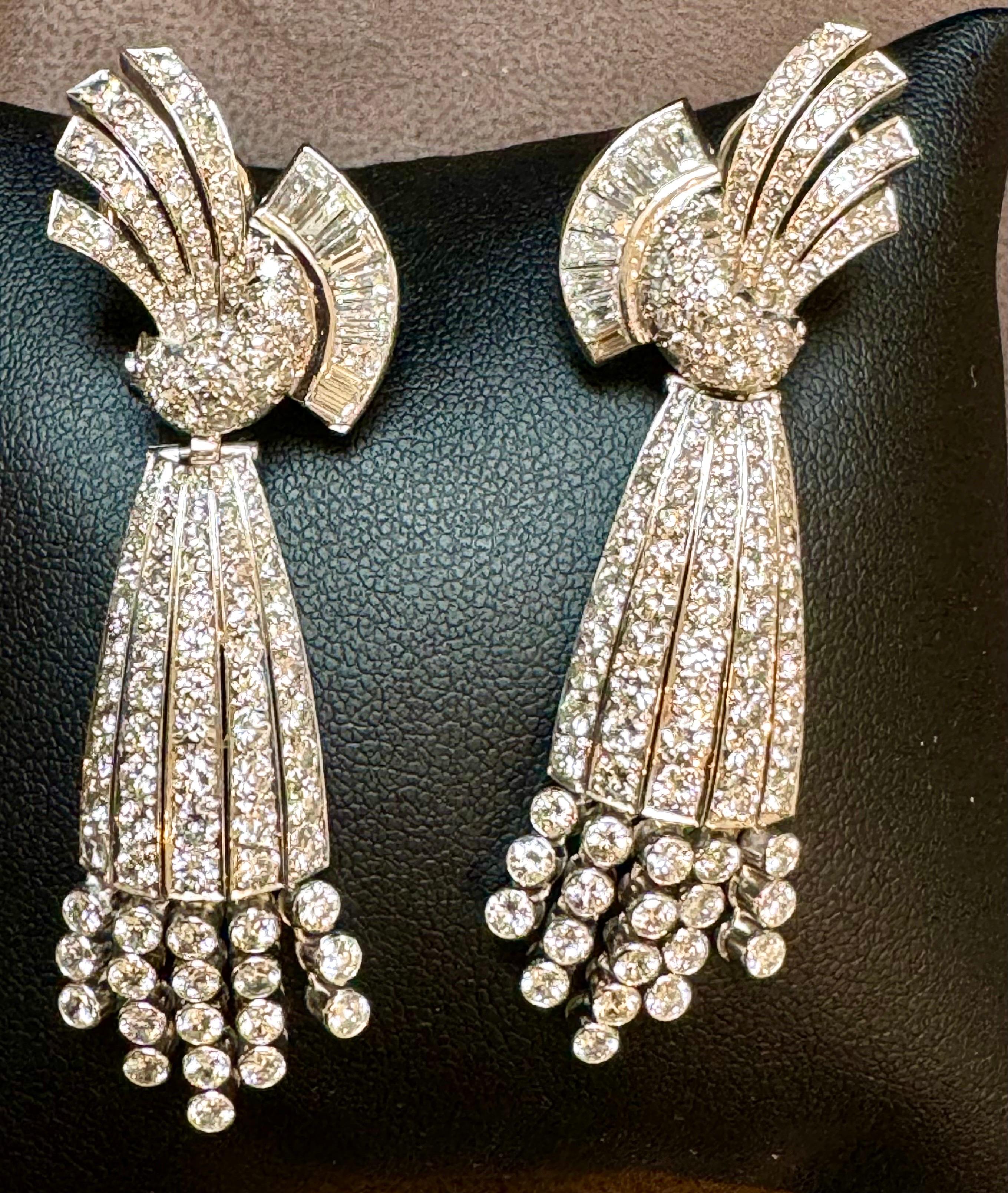 Vintage 13,5 ct  Pendiente colgante de diamante redondo y baguette en platino en Excelente Estado en New York, NY
