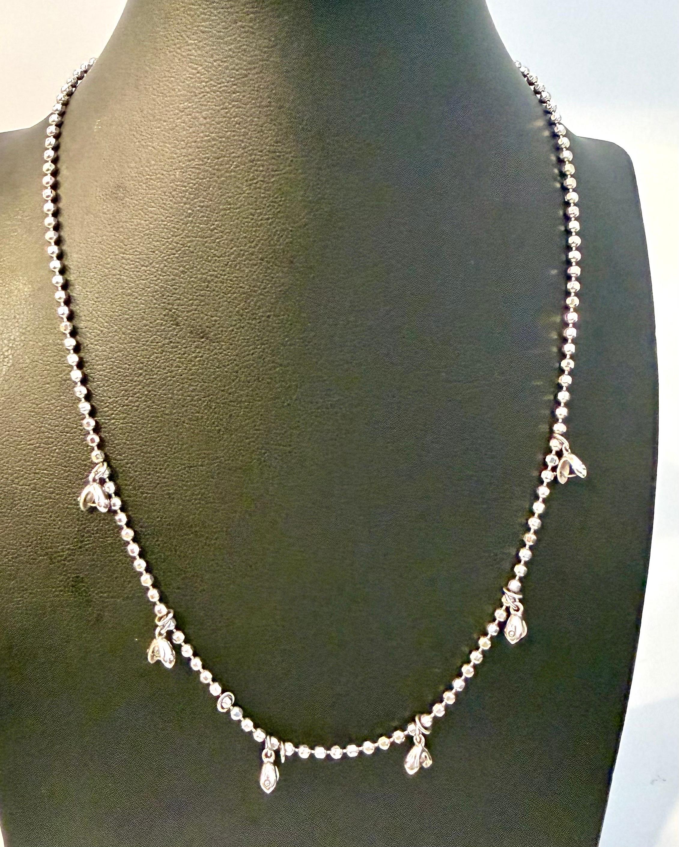 Vintage 13.5 Gm 18 Karat White Gold 6 Hanging Station Chain By designer Aspery en vente 2