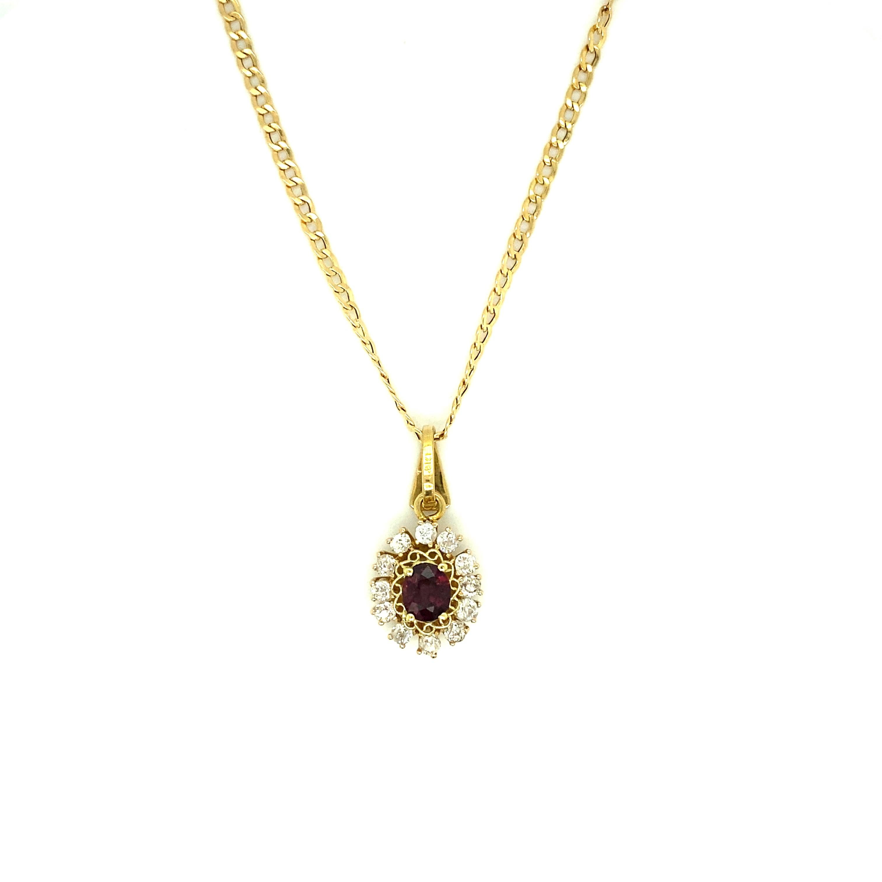 Vintage 1.37 Ct Ruby & 0.60 Ct Diamond 18kt Gold Pendant In Excellent Condition For Sale In Miami, FL