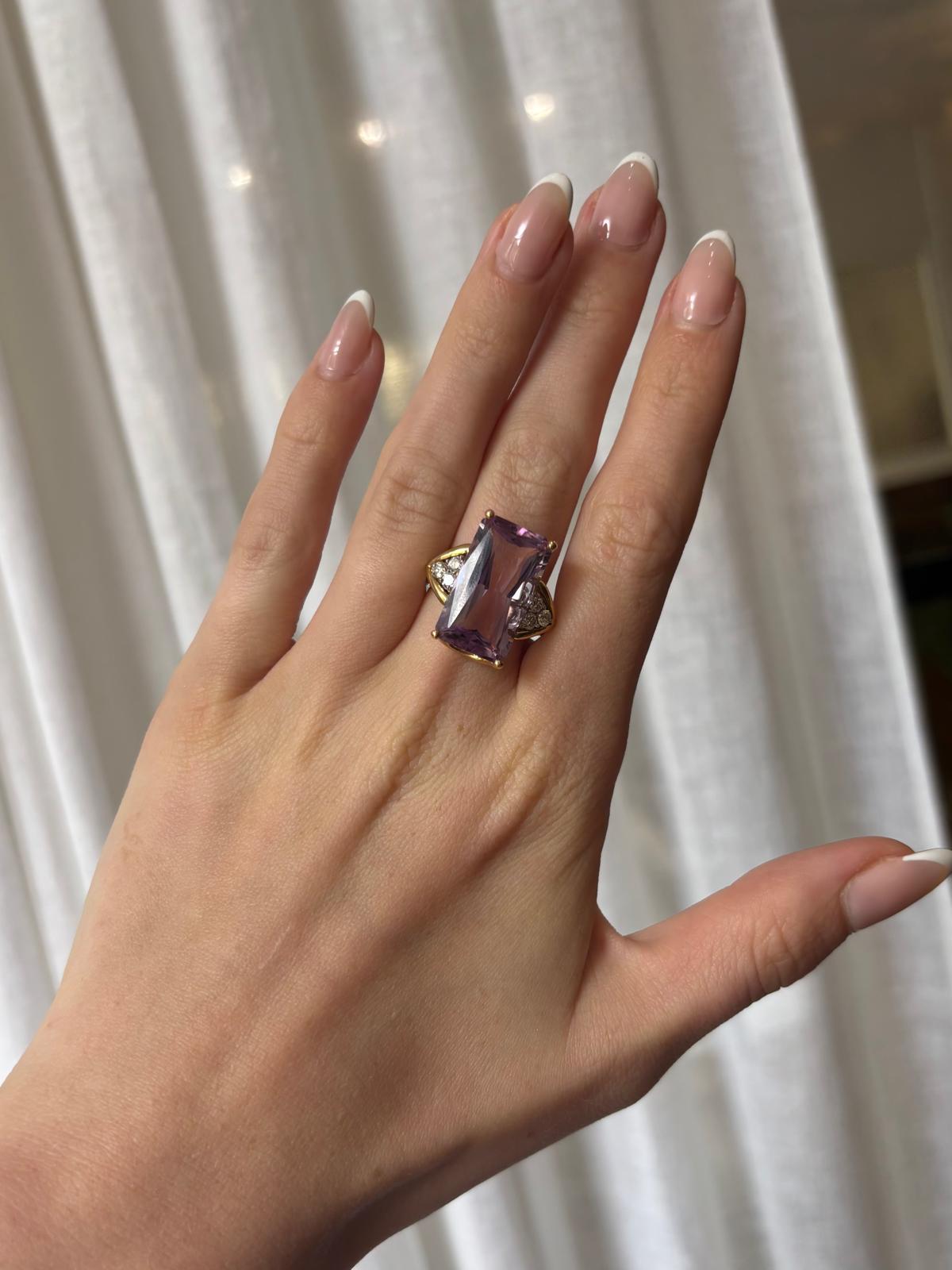 Vintage 13.90ct Amethyst and Diamond Cocktail Ring in 18k Gold and Platinum For Sale 1