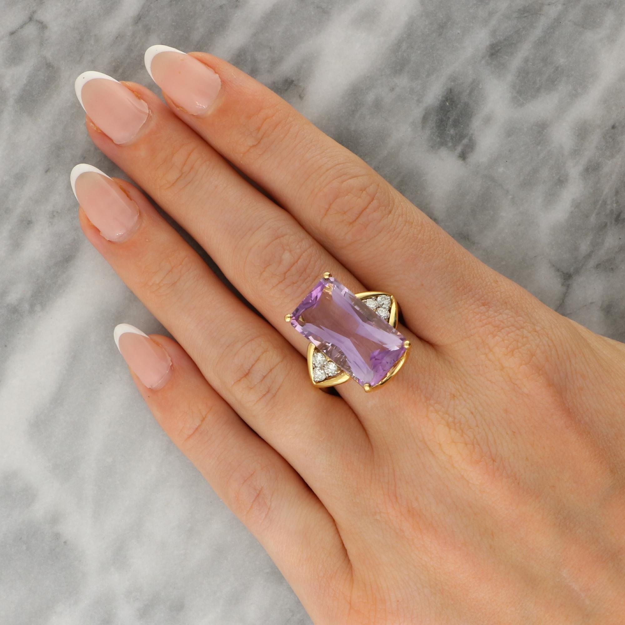 Vintage 13.90ct Amethyst and Diamond Cocktail Ring in 18k Gold and Platinum For Sale 4