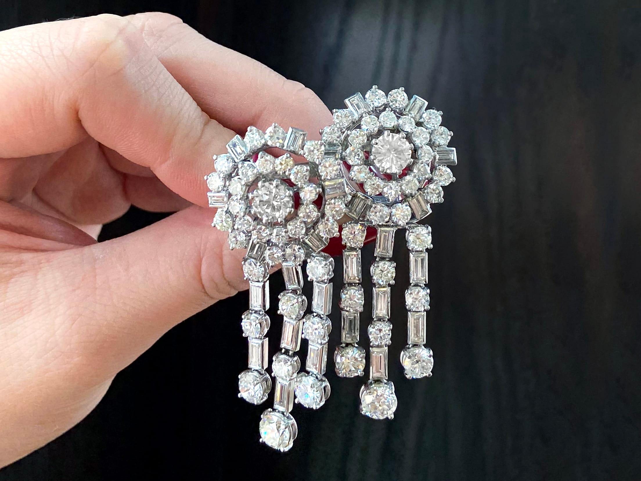 Vintage 13.96 Carat Diamond and White Gold Drop Earrings, Circa 1960 In Excellent Condition For Sale In Jesmond, Newcastle Upon Tyne