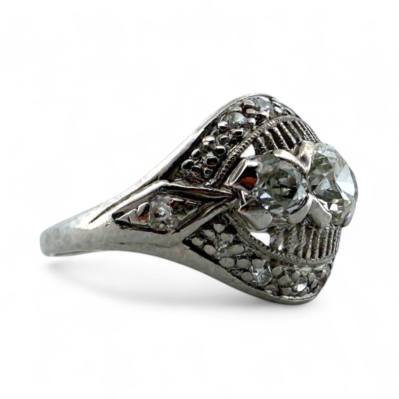 Anello da cocktail in platino con diamante antico taglio europeo da 1,3 CTW in vendita 1