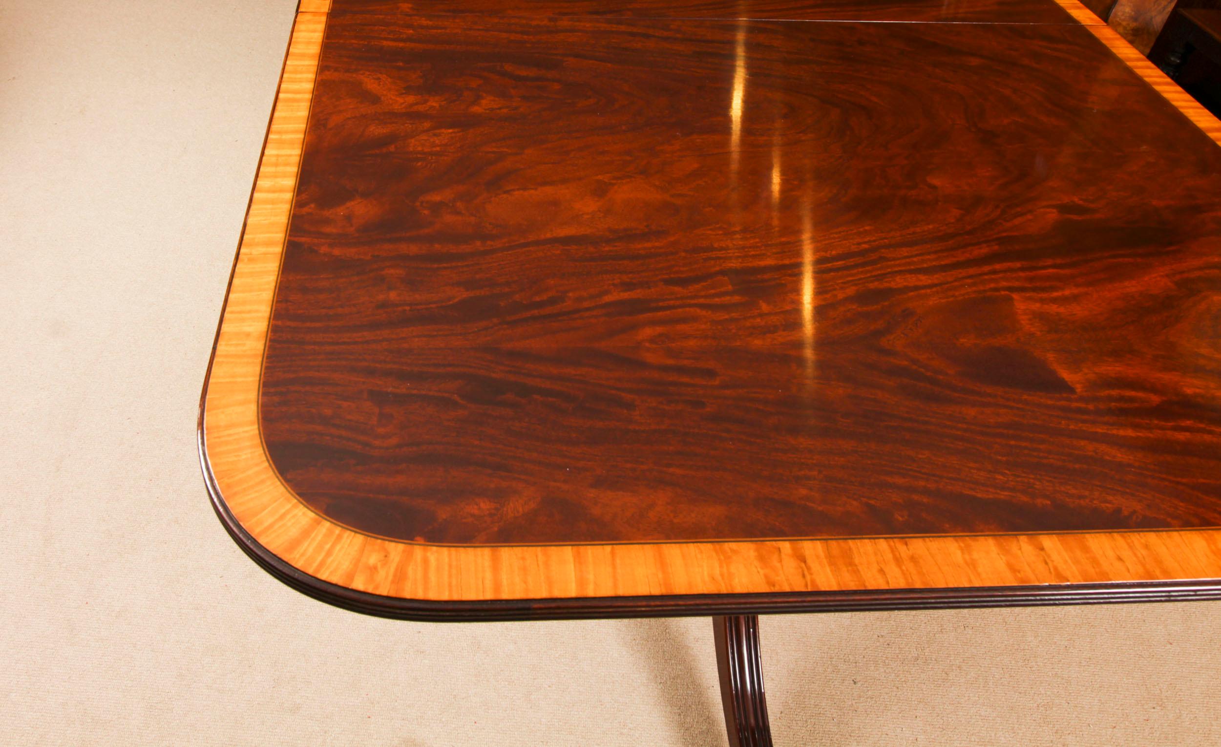 Table de salle à manger vintage de style néo-Régence de 13 pieds à bandes croisées 20ème siècle en vente 8